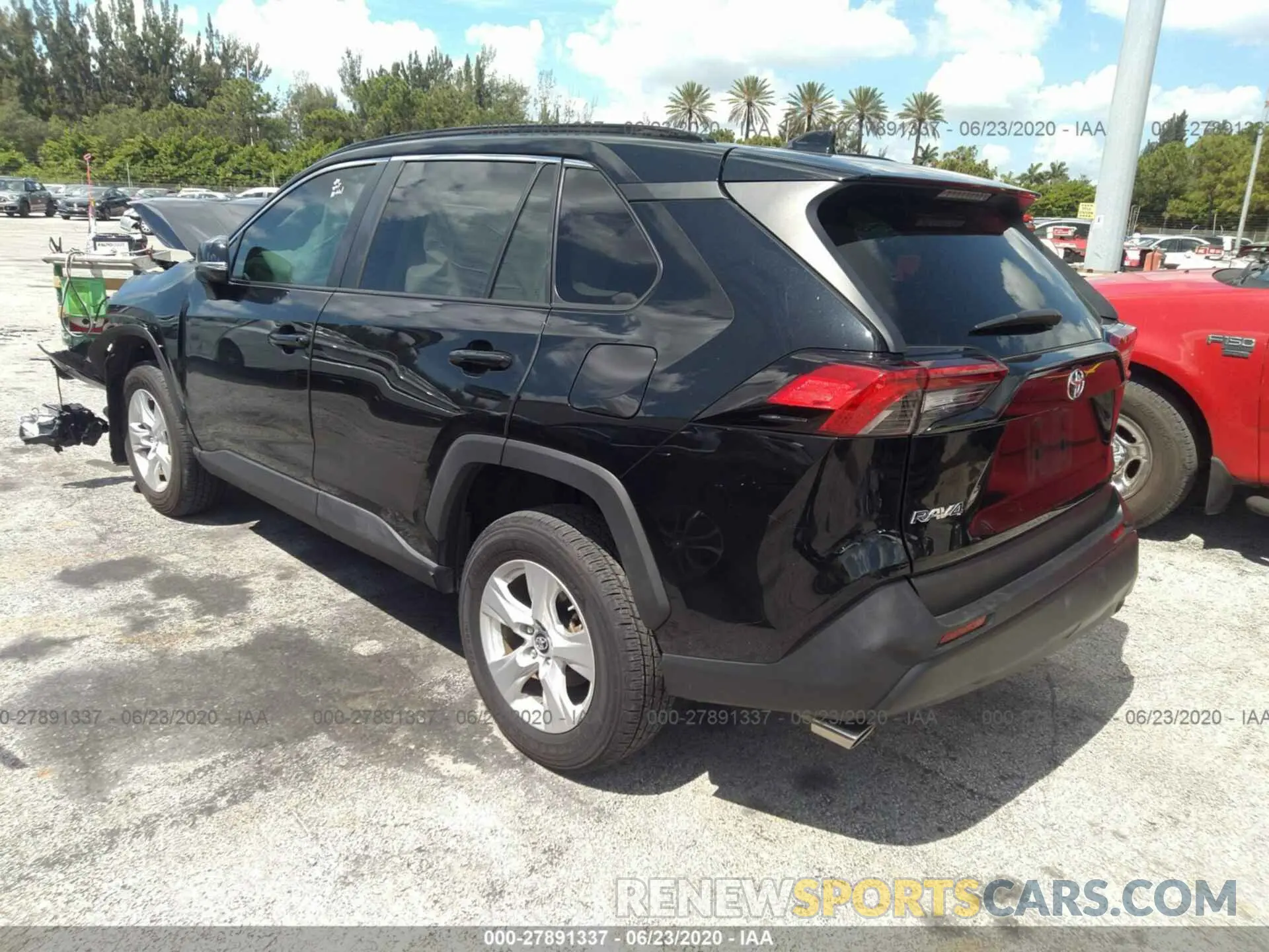 3 Фотография поврежденного автомобиля 2T3W1RFV7KW051007 TOYOTA RAV4 2019