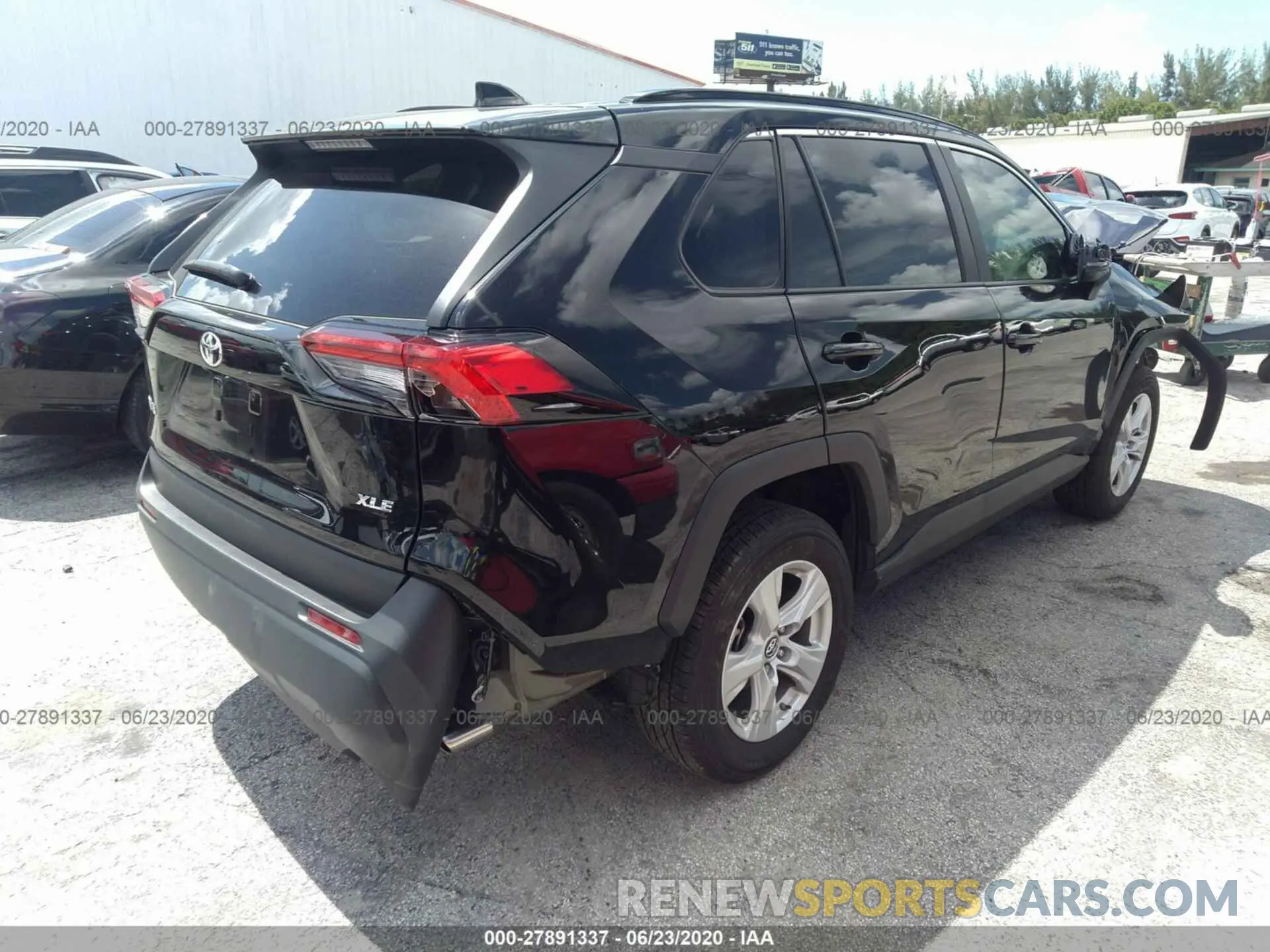 4 Фотография поврежденного автомобиля 2T3W1RFV7KW051007 TOYOTA RAV4 2019