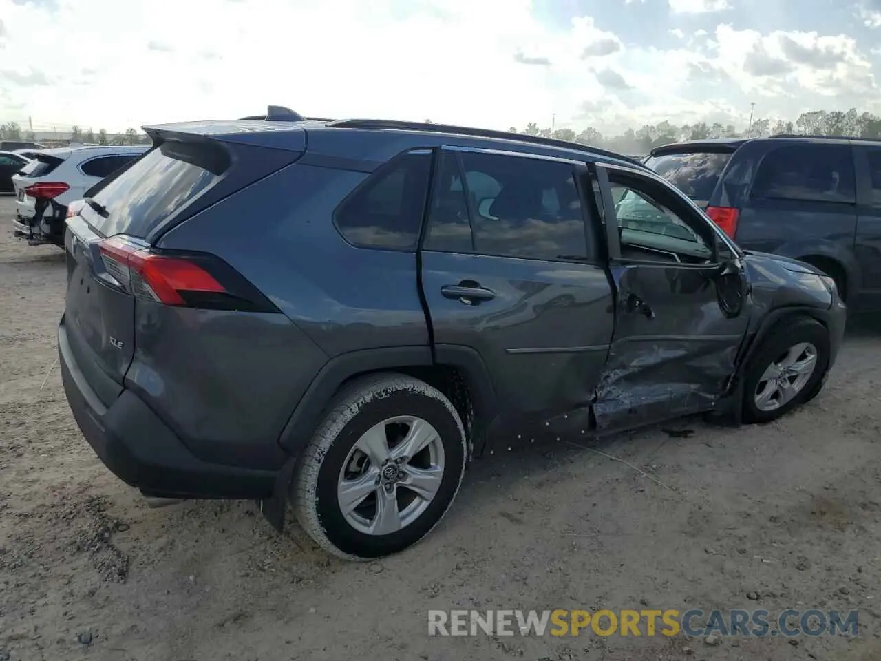 3 Фотография поврежденного автомобиля 2T3W1RFV8KC015408 TOYOTA RAV4 2019