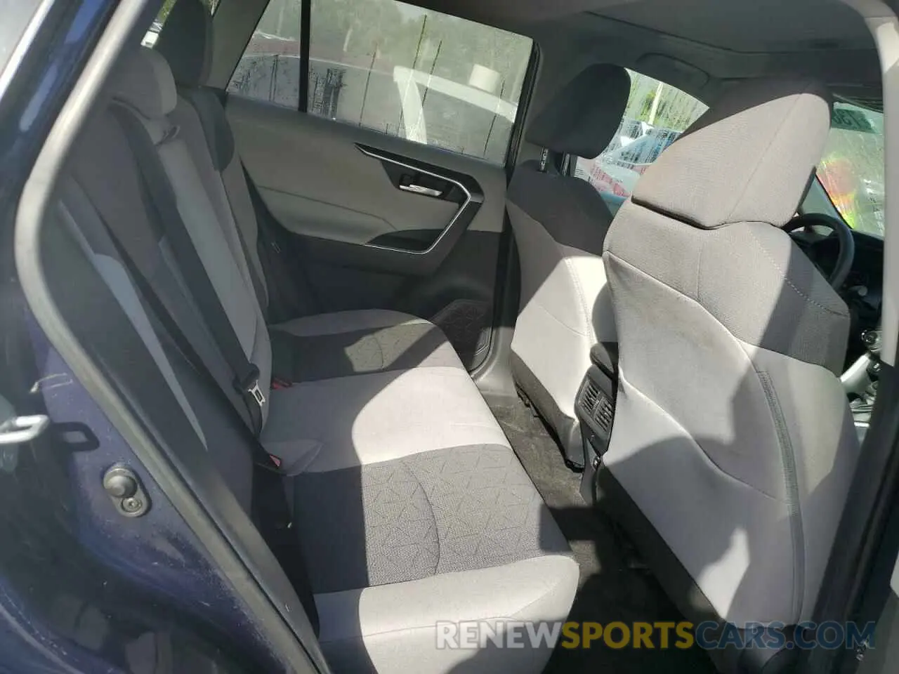11 Photograph of a damaged car 2T3W1RFV8KC022410 TOYOTA RAV4 2019