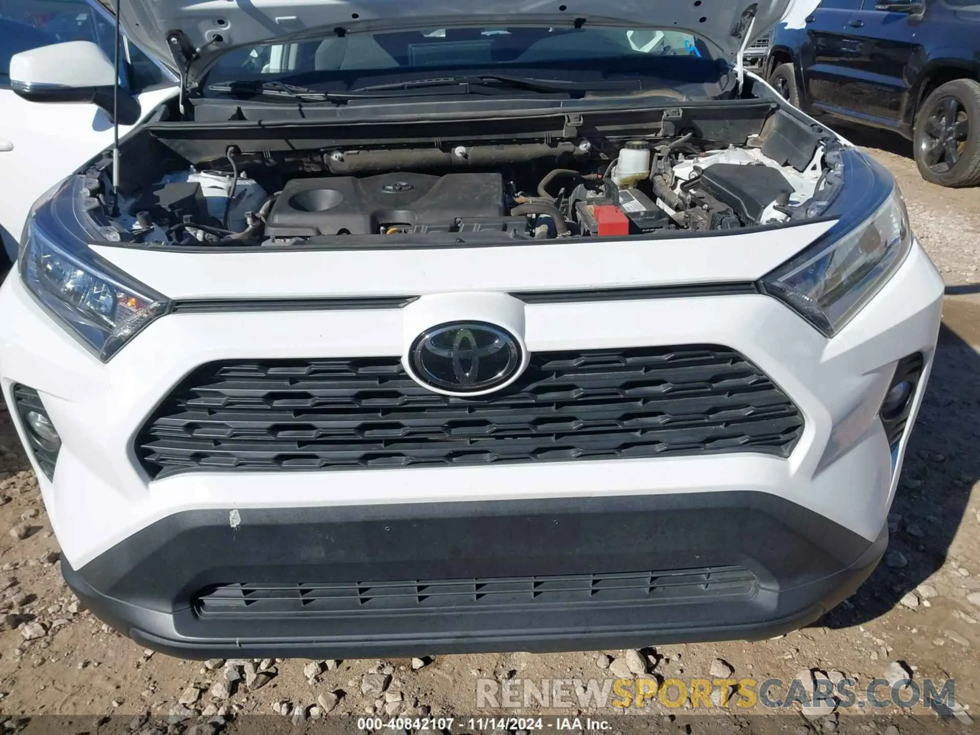 10 Photograph of a damaged car 2T3W1RFV8KW031560 TOYOTA RAV4 2019