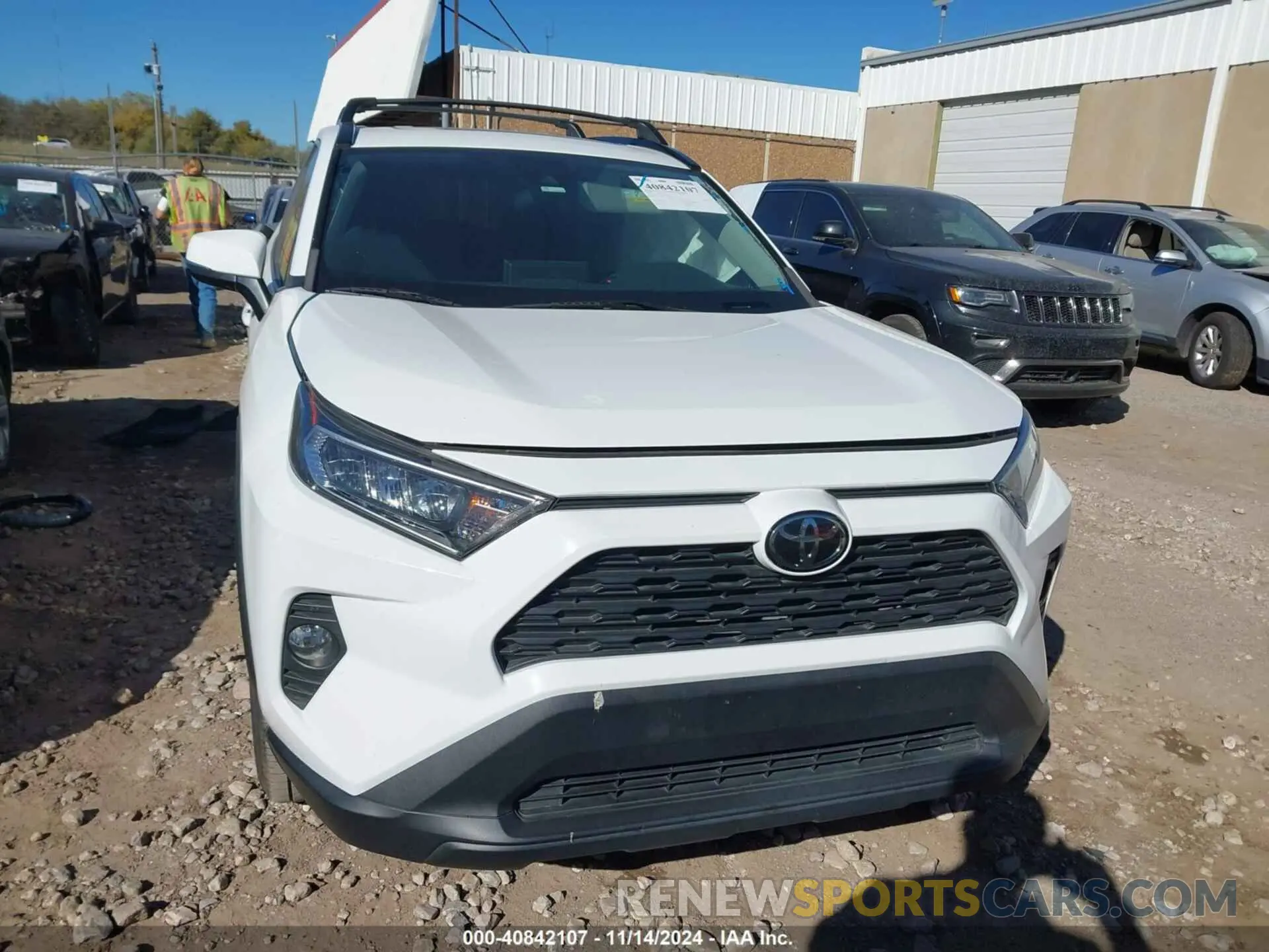 13 Photograph of a damaged car 2T3W1RFV8KW031560 TOYOTA RAV4 2019