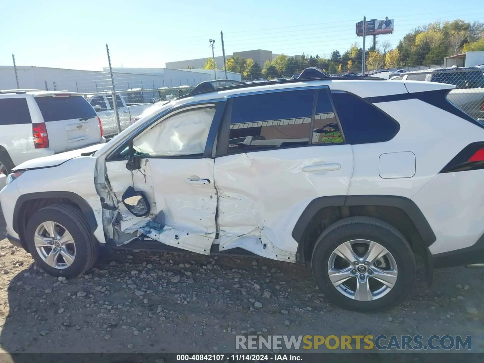 15 Photograph of a damaged car 2T3W1RFV8KW031560 TOYOTA RAV4 2019