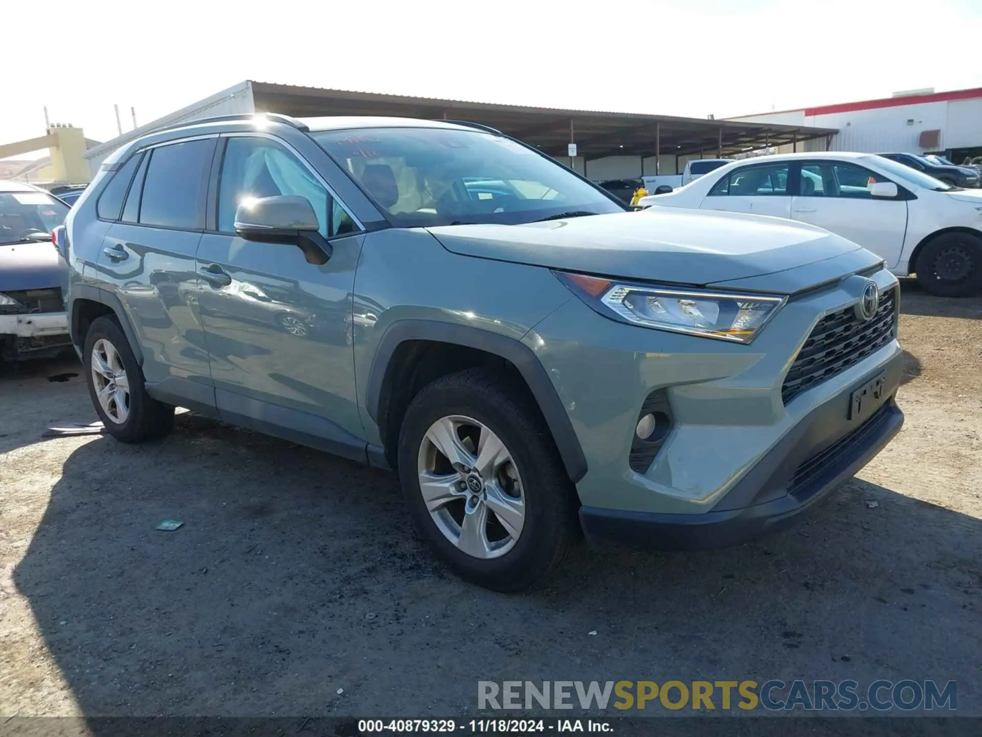 1 Photograph of a damaged car 2T3W1RFV8KW051937 TOYOTA RAV4 2019