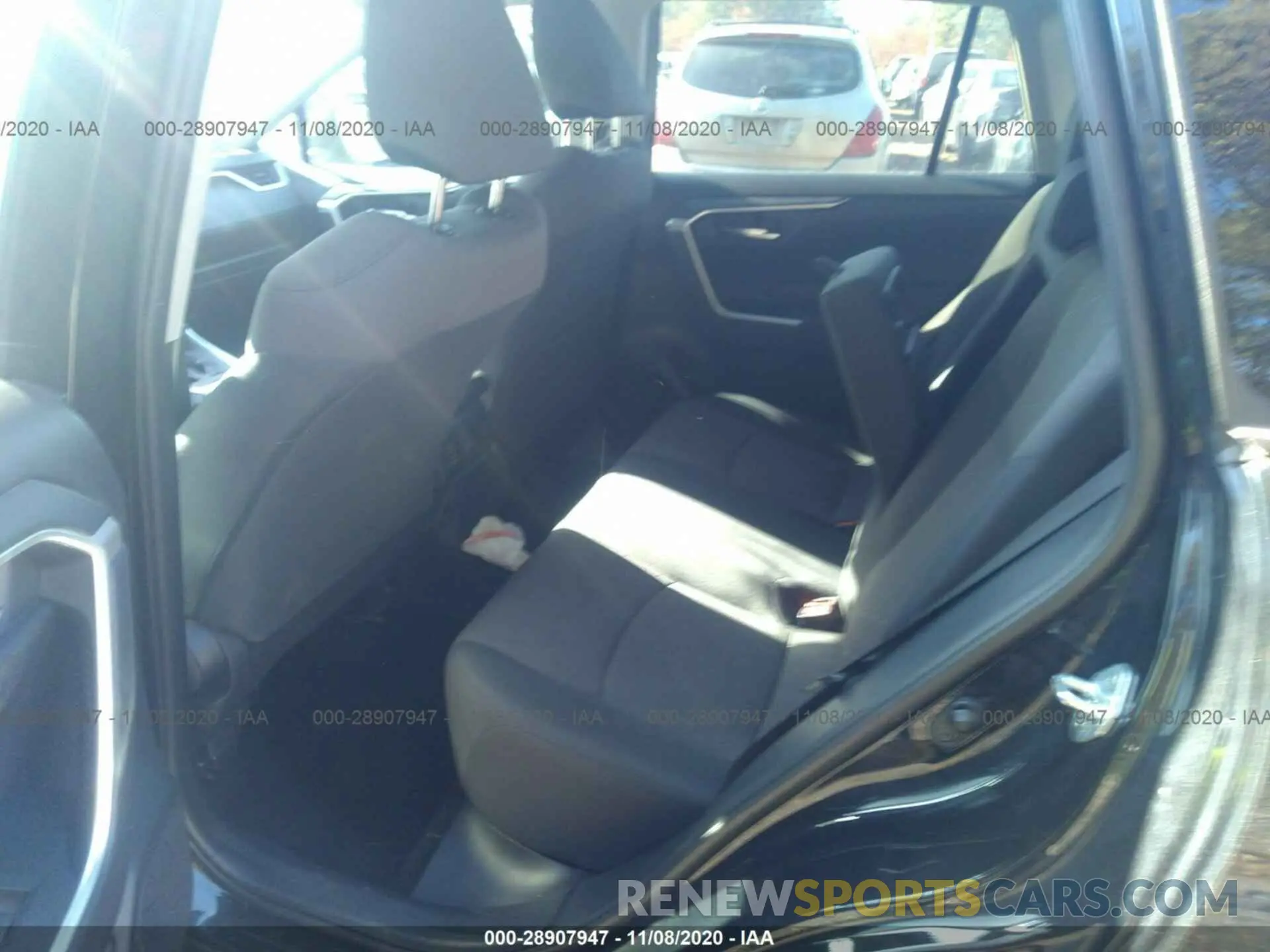 8 Фотография поврежденного автомобиля 2T3W1RFV9KC008130 TOYOTA RAV4 2019