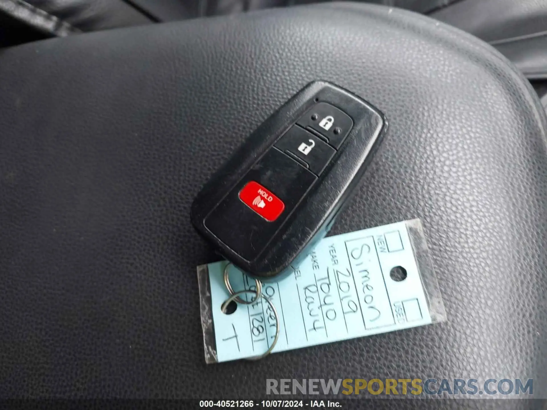 11 Photograph of a damaged car 2T3W1RFV9KW037691 TOYOTA RAV4 2019