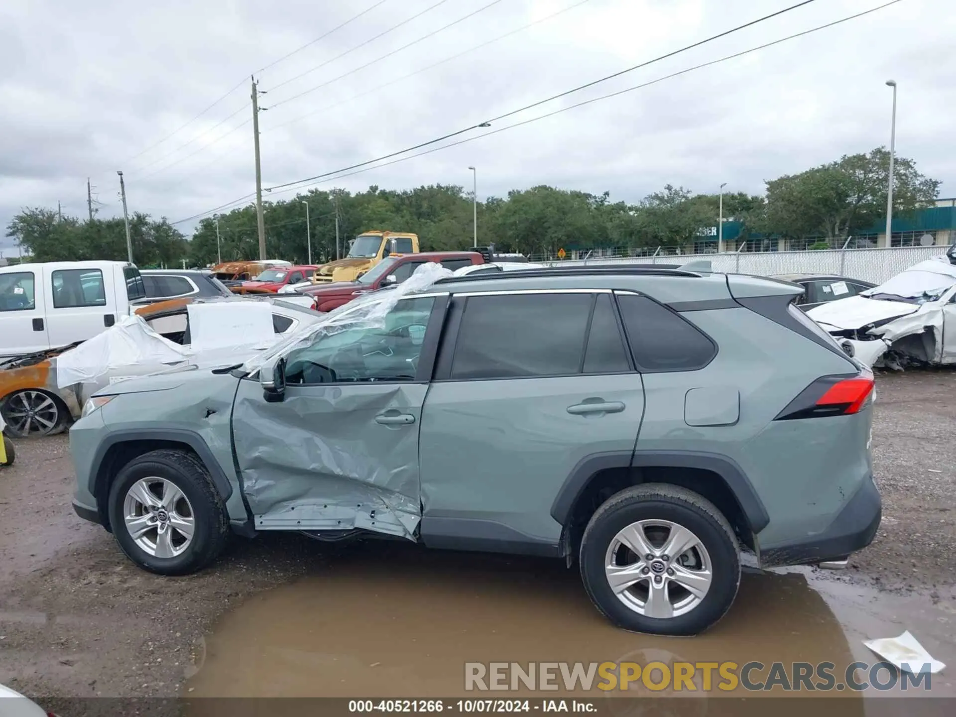 14 Photograph of a damaged car 2T3W1RFV9KW037691 TOYOTA RAV4 2019