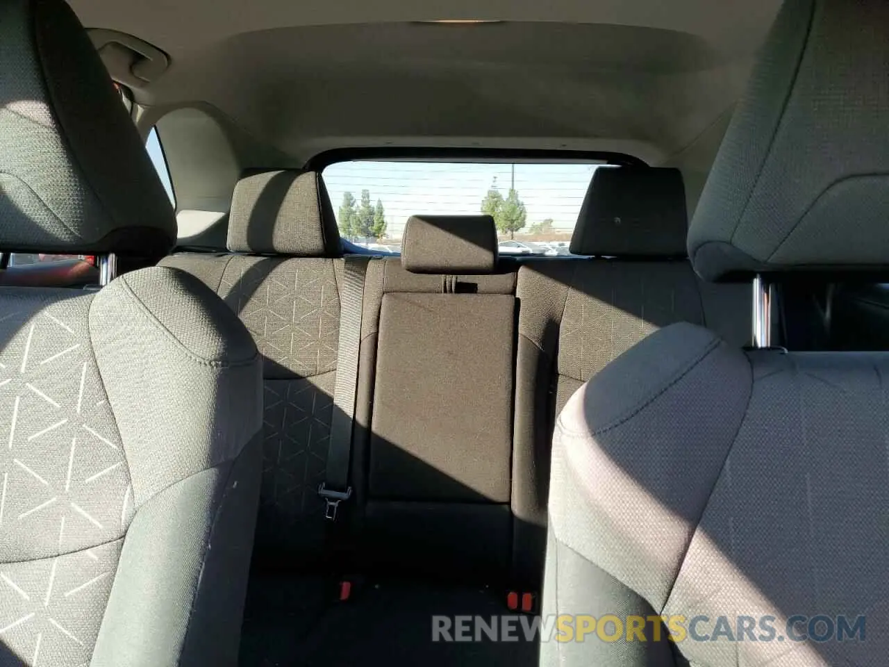 10 Photograph of a damaged car 2T3W1RFV9KW049095 TOYOTA RAV4 2019