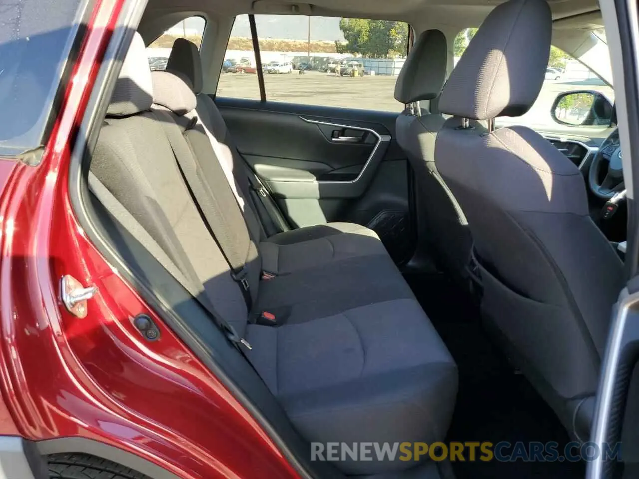 11 Photograph of a damaged car 2T3W1RFV9KW049095 TOYOTA RAV4 2019