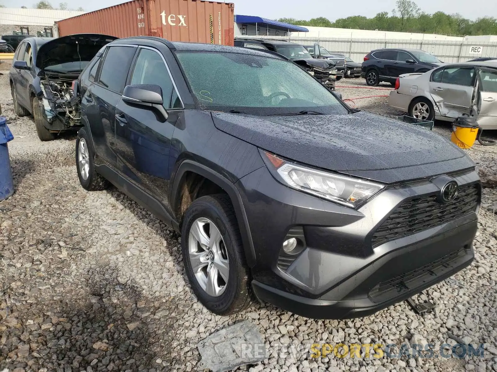 1 Photograph of a damaged car 2T3W1RFVXKC018326 TOYOTA RAV4 2019