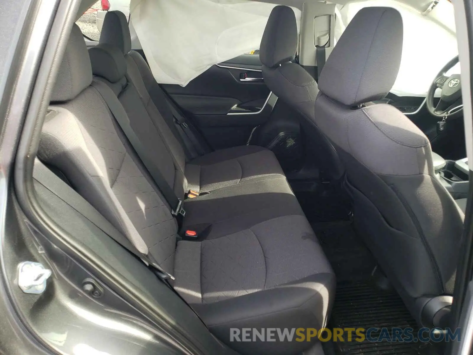 6 Photograph of a damaged car 2T3W1RFVXKC018326 TOYOTA RAV4 2019