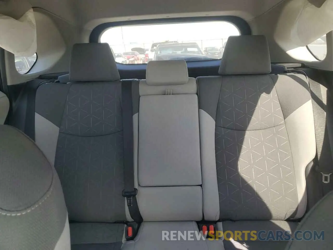 10 Фотография поврежденного автомобиля 2T3W1RFVXKW012895 TOYOTA RAV4 2019