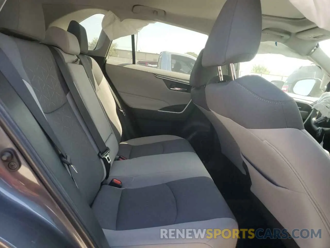 11 Фотография поврежденного автомобиля 2T3W1RFVXKW012895 TOYOTA RAV4 2019