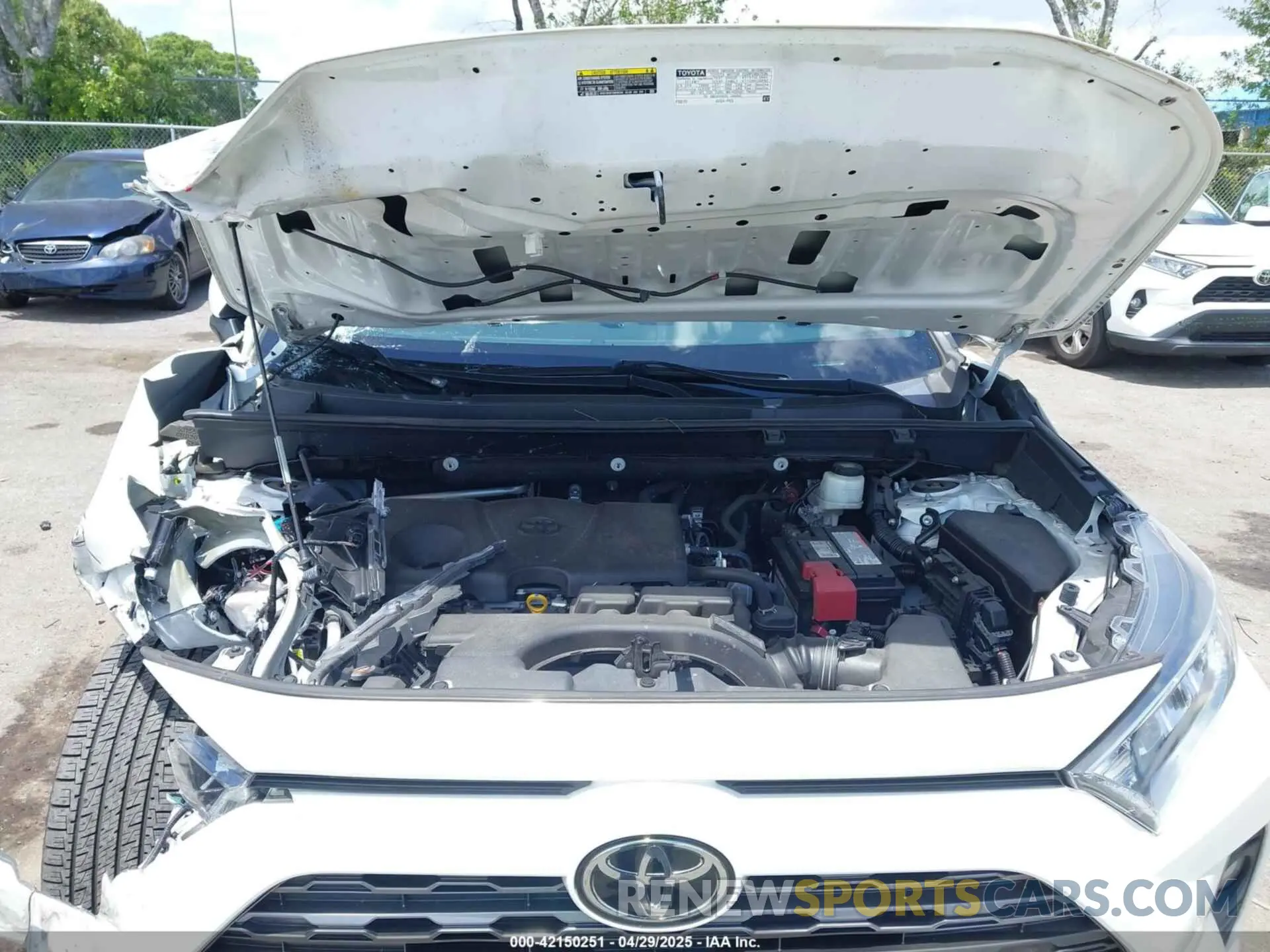 10 Фотография поврежденного автомобиля 2T3Y1RFV1KW042327 TOYOTA RAV4 2019