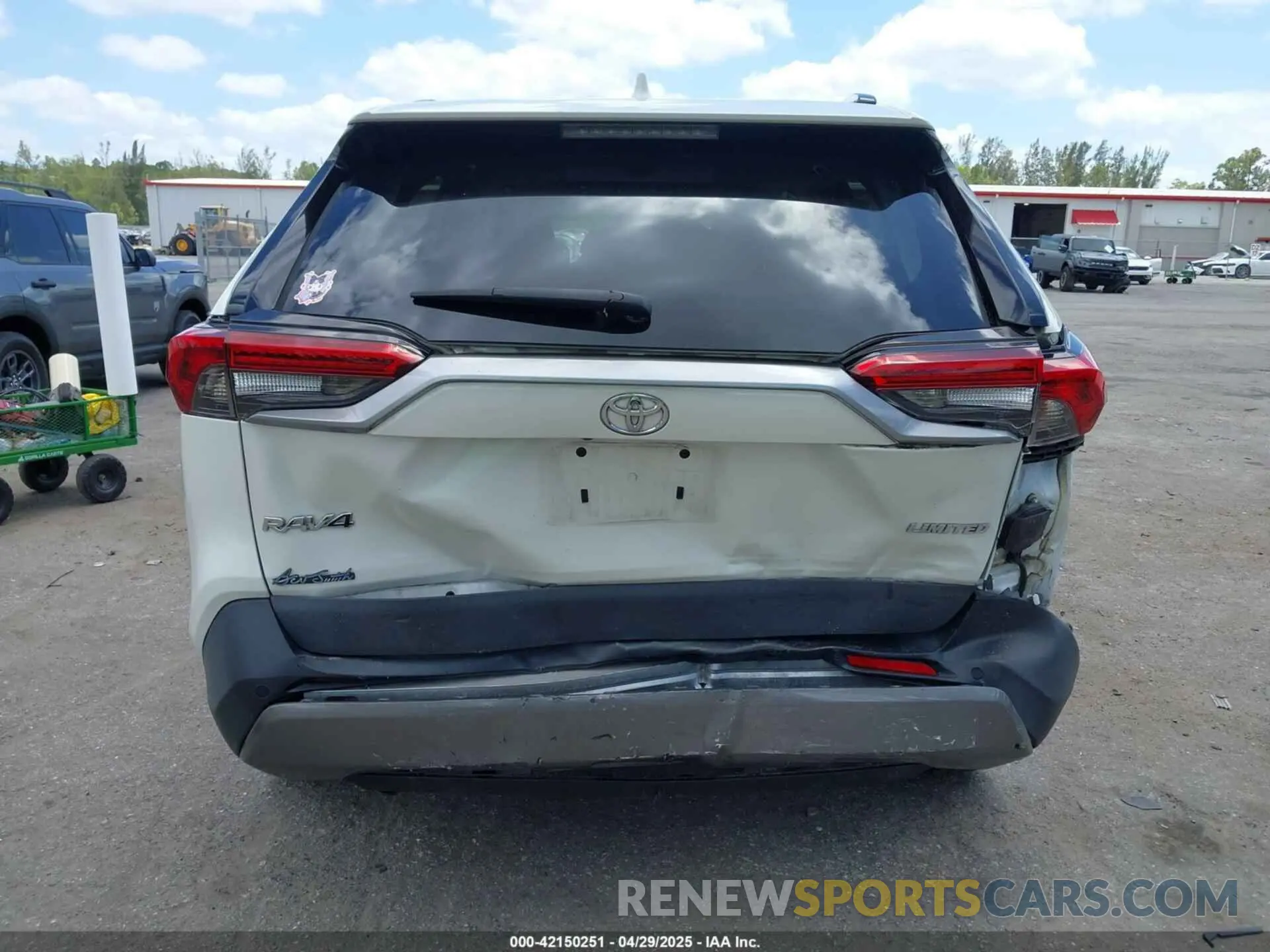 17 Фотография поврежденного автомобиля 2T3Y1RFV1KW042327 TOYOTA RAV4 2019