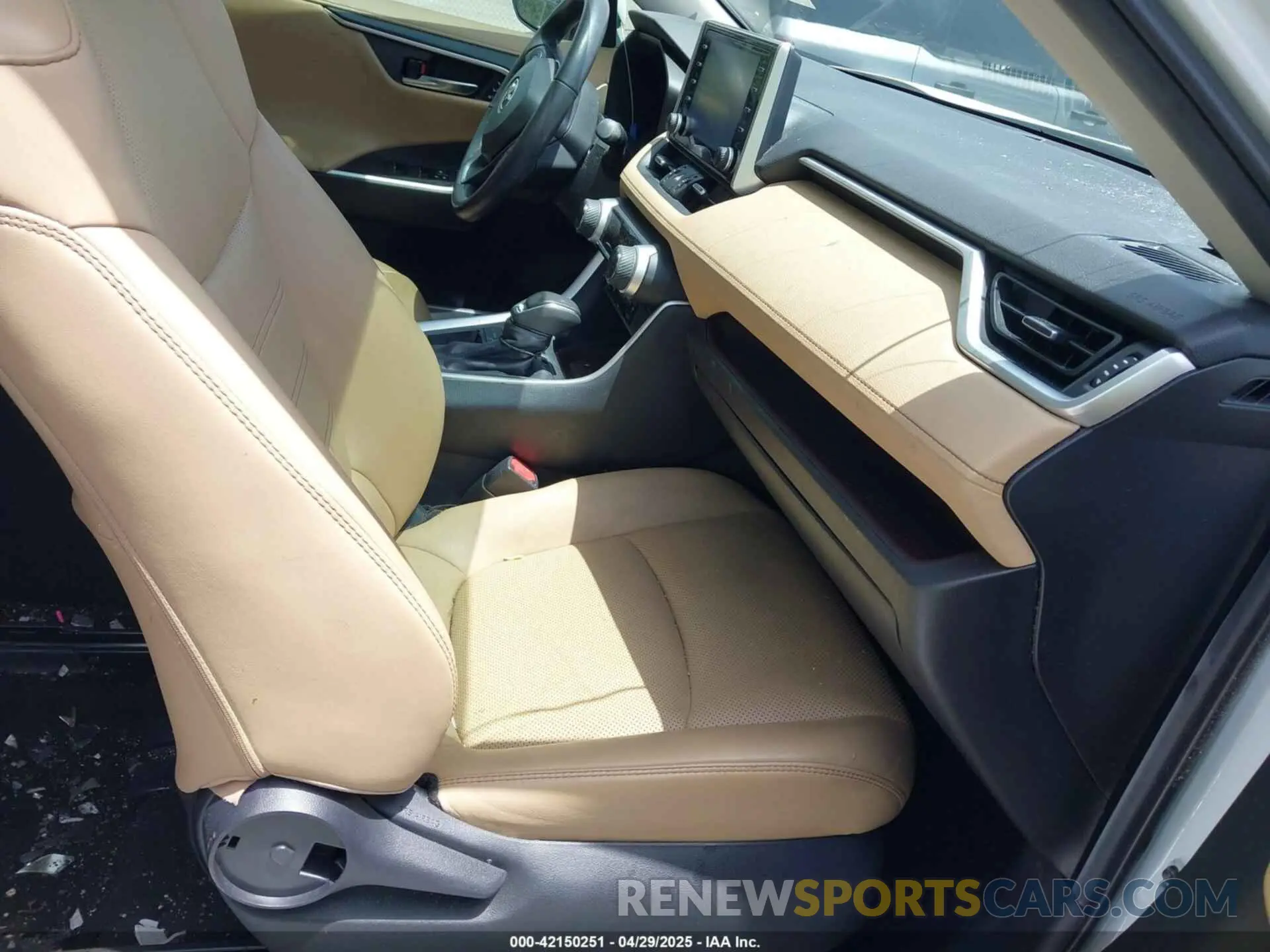 5 Фотография поврежденного автомобиля 2T3Y1RFV1KW042327 TOYOTA RAV4 2019