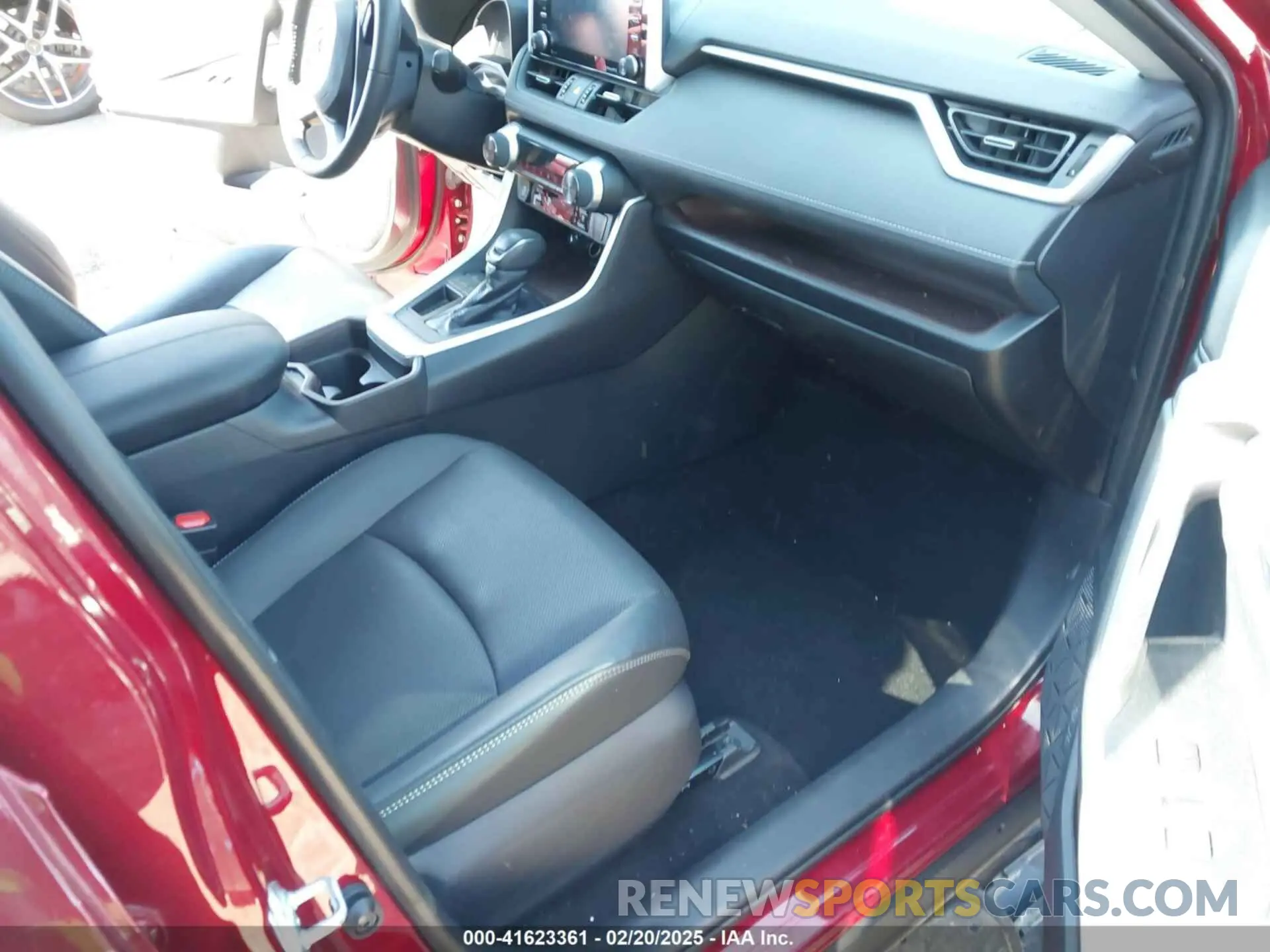 5 Фотография поврежденного автомобиля 2T3Y1RFV3KW020880 TOYOTA RAV4 2019