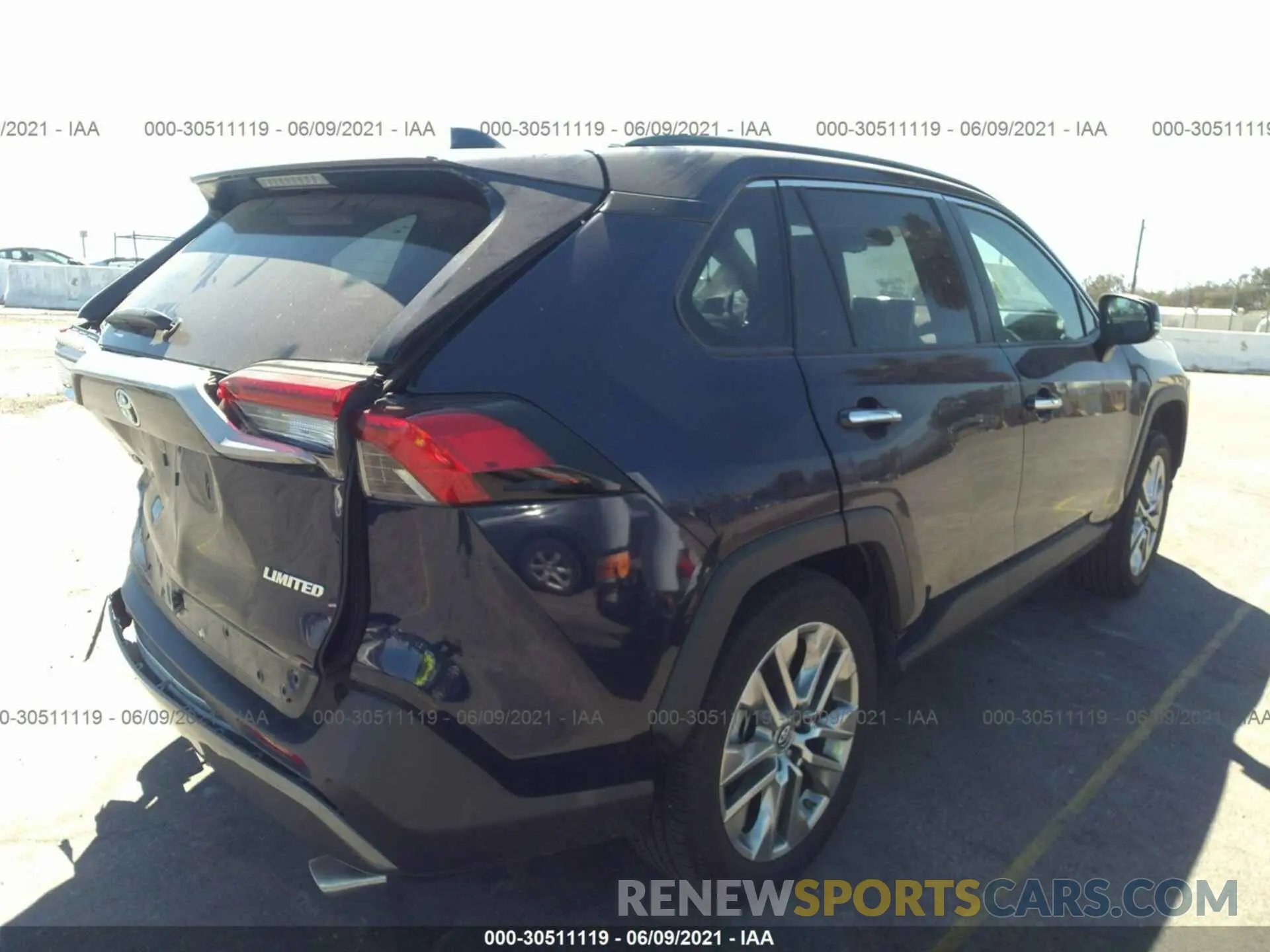 4 Photograph of a damaged car 2T3Y1RFV5KW007094 TOYOTA RAV4 2019