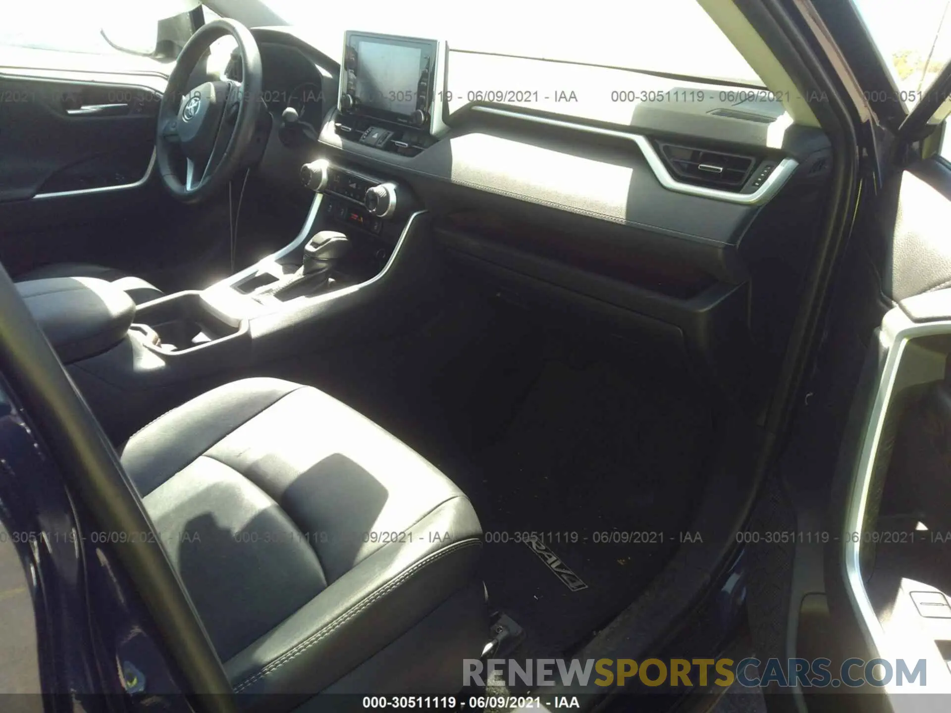 5 Photograph of a damaged car 2T3Y1RFV5KW007094 TOYOTA RAV4 2019