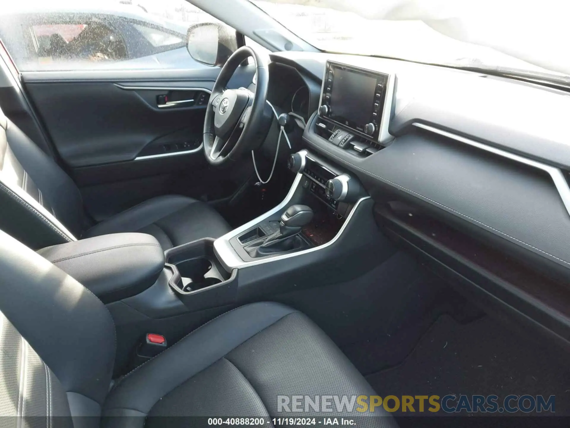 5 Photograph of a damaged car 2T3Y1RFV9KW012377 TOYOTA RAV4 2019