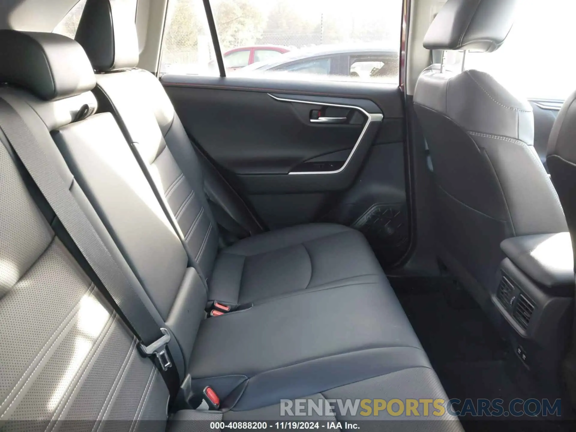 8 Photograph of a damaged car 2T3Y1RFV9KW012377 TOYOTA RAV4 2019