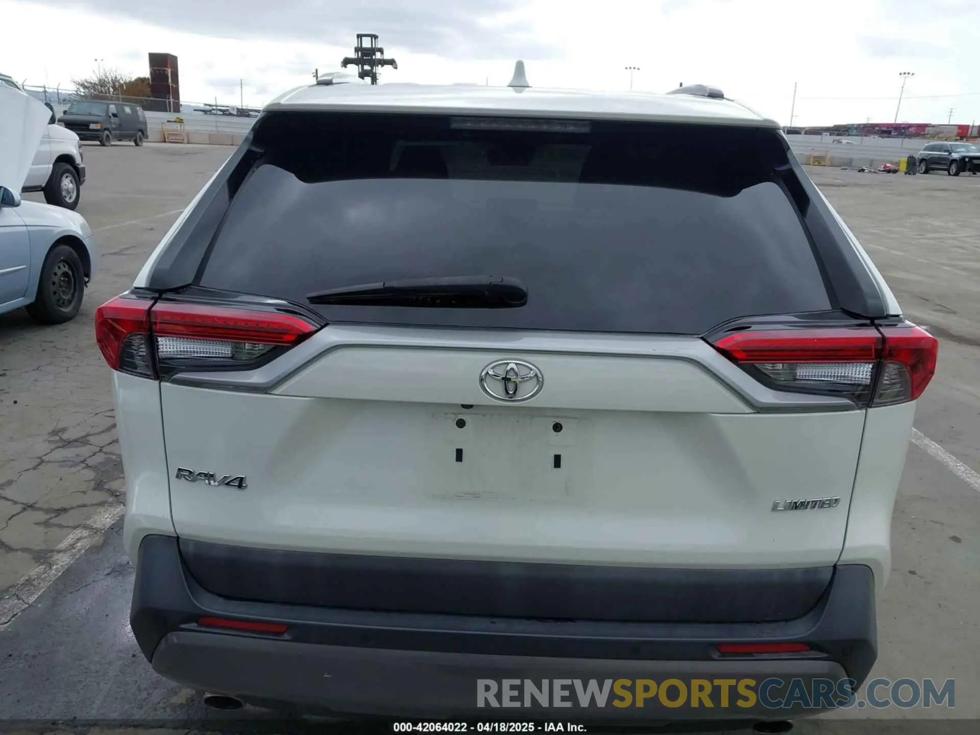 17 Фотография поврежденного автомобиля 2T3Y1RFVXKC008176 TOYOTA RAV4 2019