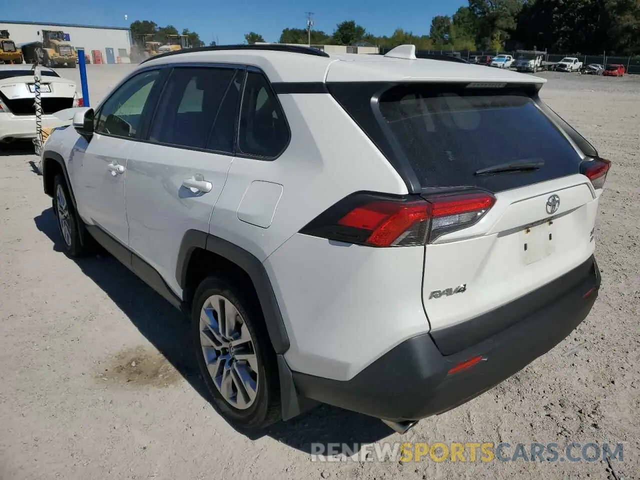 3 Фотография поврежденного автомобиля JTMA1RFV0KD006997 TOYOTA RAV4 2019
