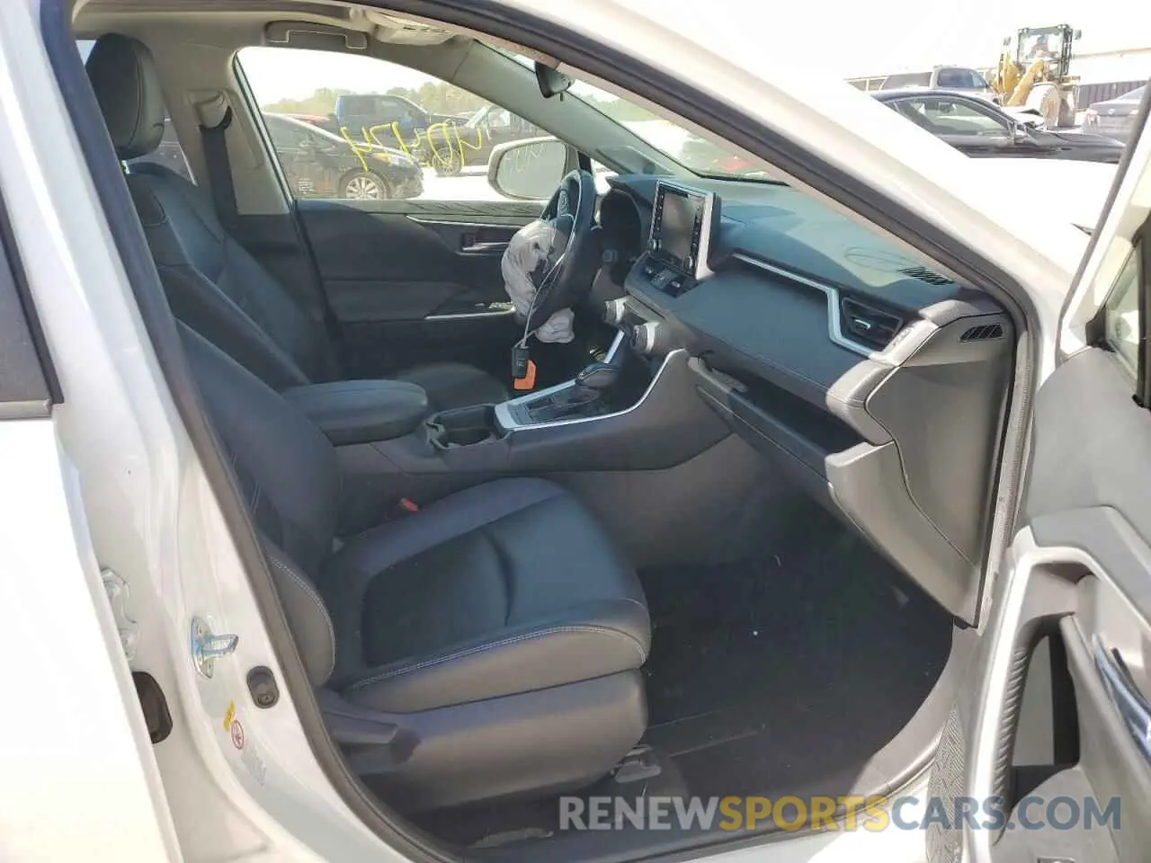 5 Фотография поврежденного автомобиля JTMA1RFV0KD006997 TOYOTA RAV4 2019