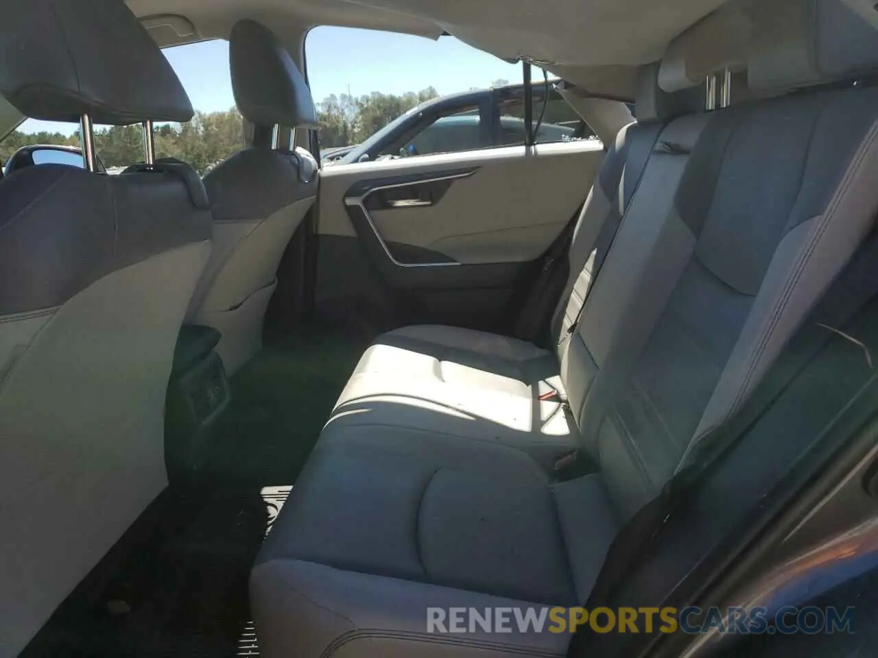 11 Фотография поврежденного автомобиля JTMA1RFV0KD029020 TOYOTA RAV4 2019