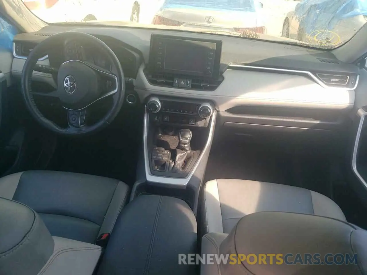 8 Фотография поврежденного автомобиля JTMA1RFV0KD029020 TOYOTA RAV4 2019
