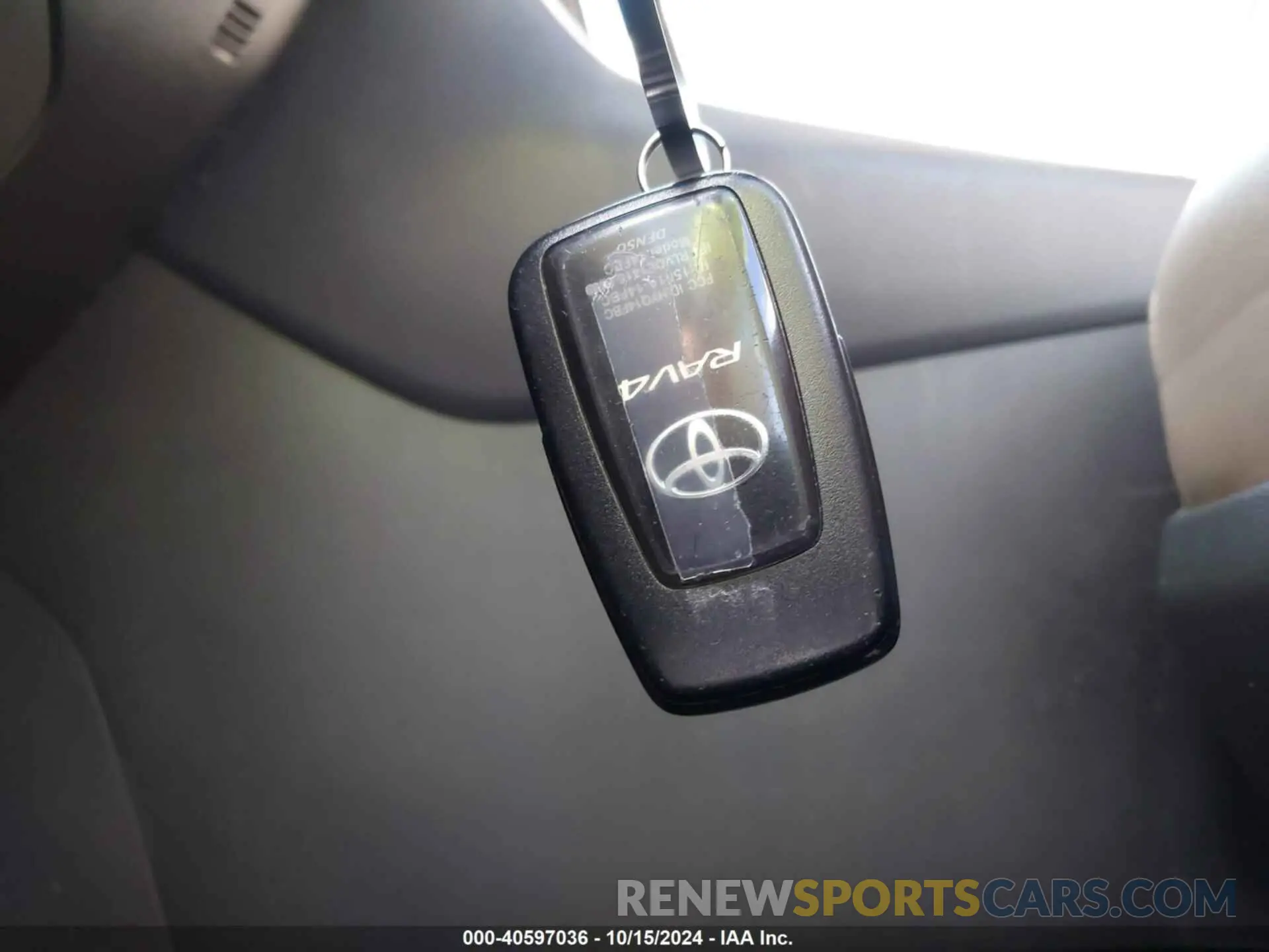 11 Photograph of a damaged car JTMA1RFV1KD009827 TOYOTA RAV4 2019