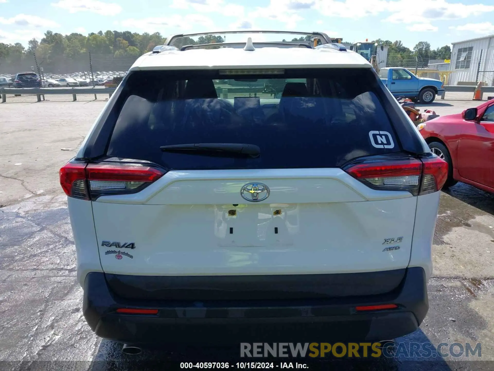 16 Photograph of a damaged car JTMA1RFV1KD009827 TOYOTA RAV4 2019