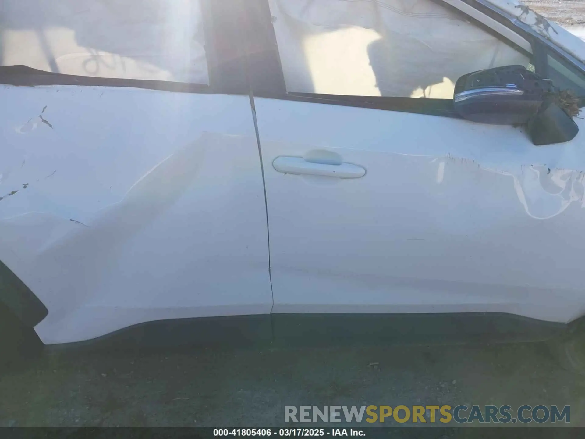 12 Photograph of a damaged car JTMA1RFV1KD023548 TOYOTA RAV4 2019