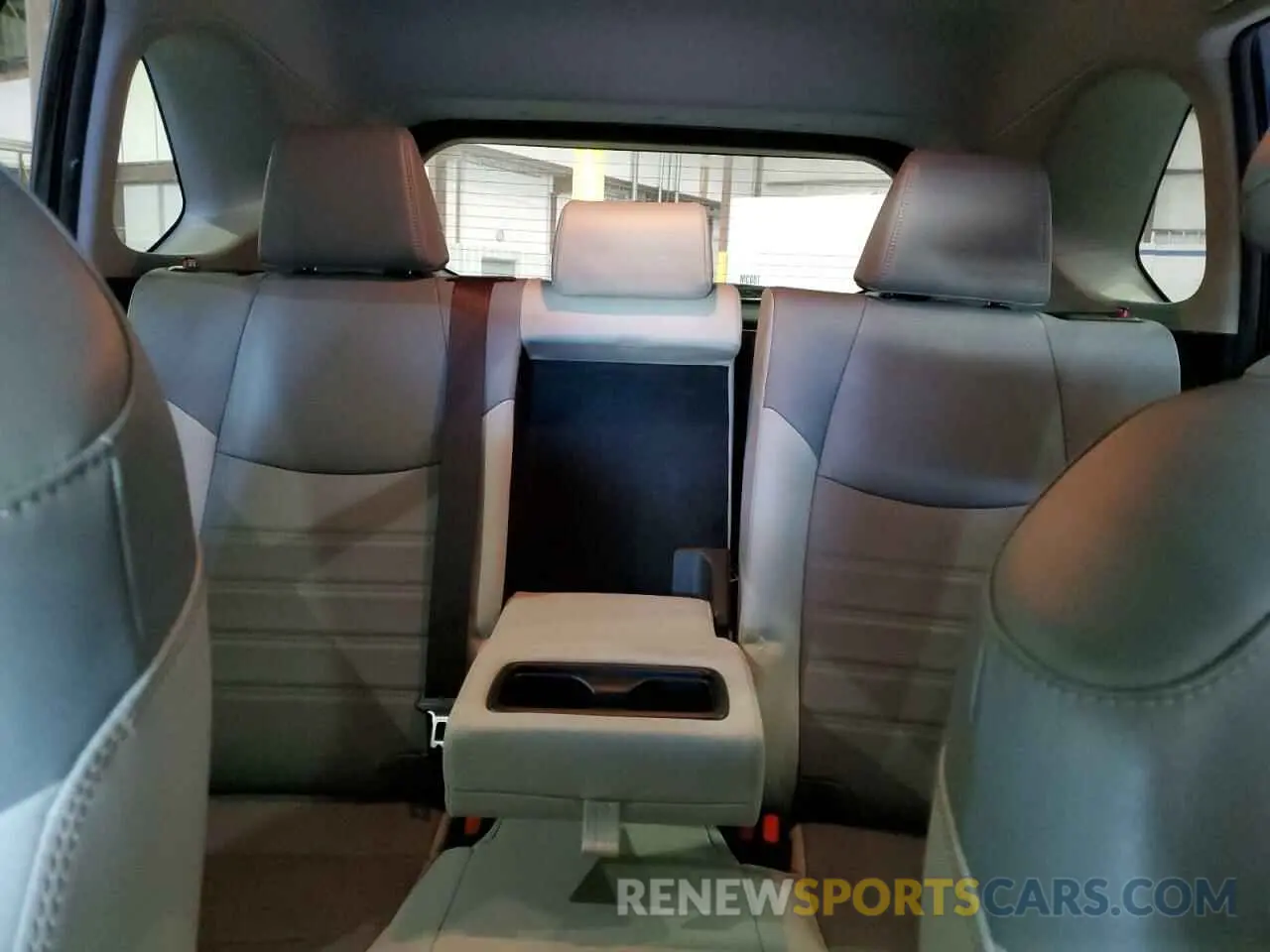 10 Фотография поврежденного автомобиля JTMA1RFV2KD033361 TOYOTA RAV4 2019