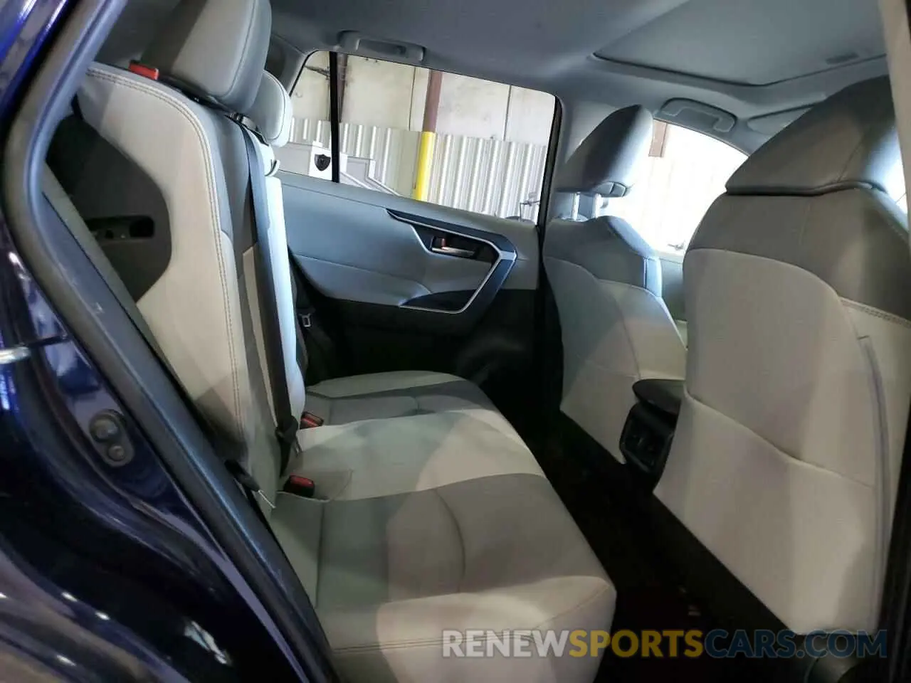 11 Фотография поврежденного автомобиля JTMA1RFV2KD033361 TOYOTA RAV4 2019