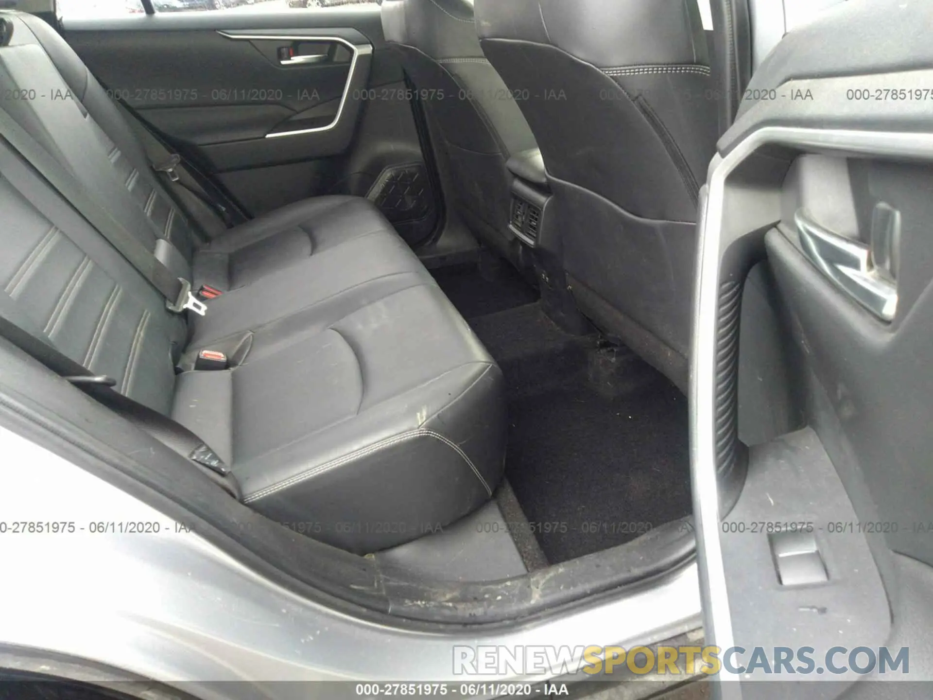 8 Photograph of a damaged car JTMA1RFV3KD003706 TOYOTA RAV4 2019