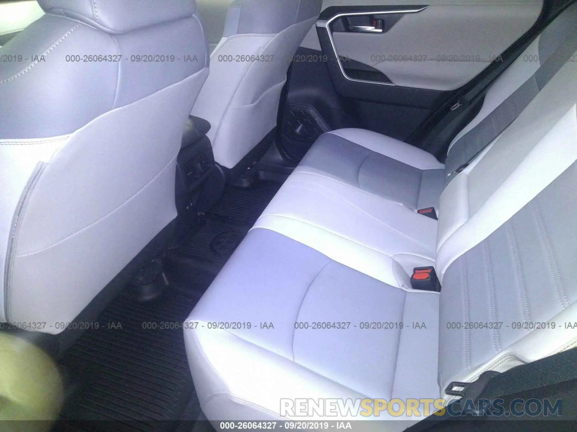 8 Photograph of a damaged car JTMA1RFV3KD026354 TOYOTA RAV4 2019