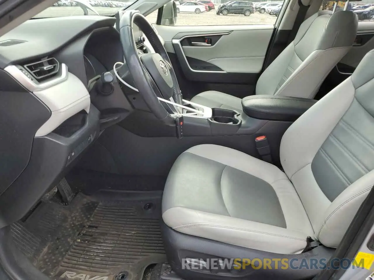 7 Фотография поврежденного автомобиля JTMA1RFV3KD504742 TOYOTA RAV4 2019