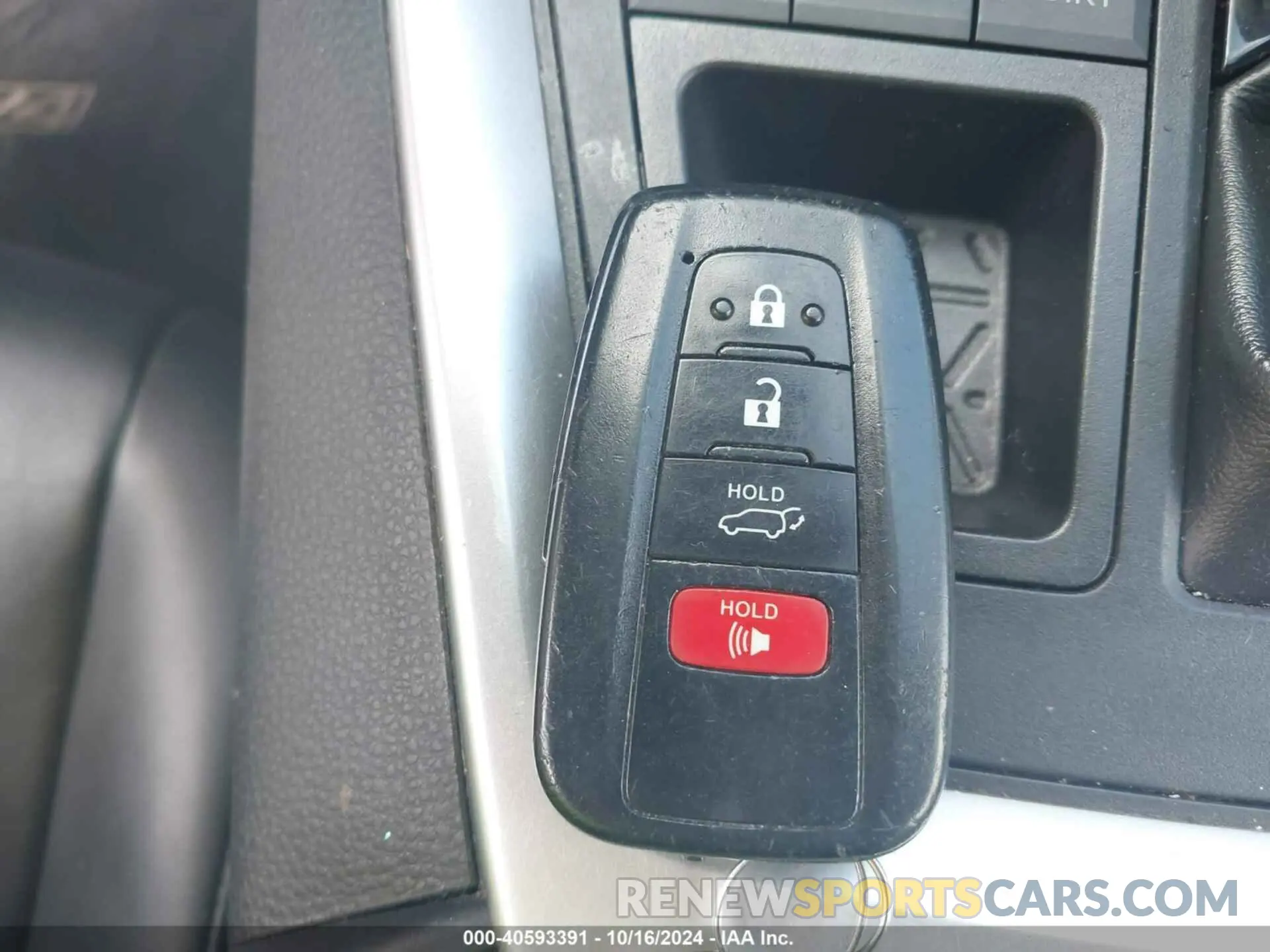 11 Фотография поврежденного автомобиля JTMA1RFV3KD510282 TOYOTA RAV4 2019