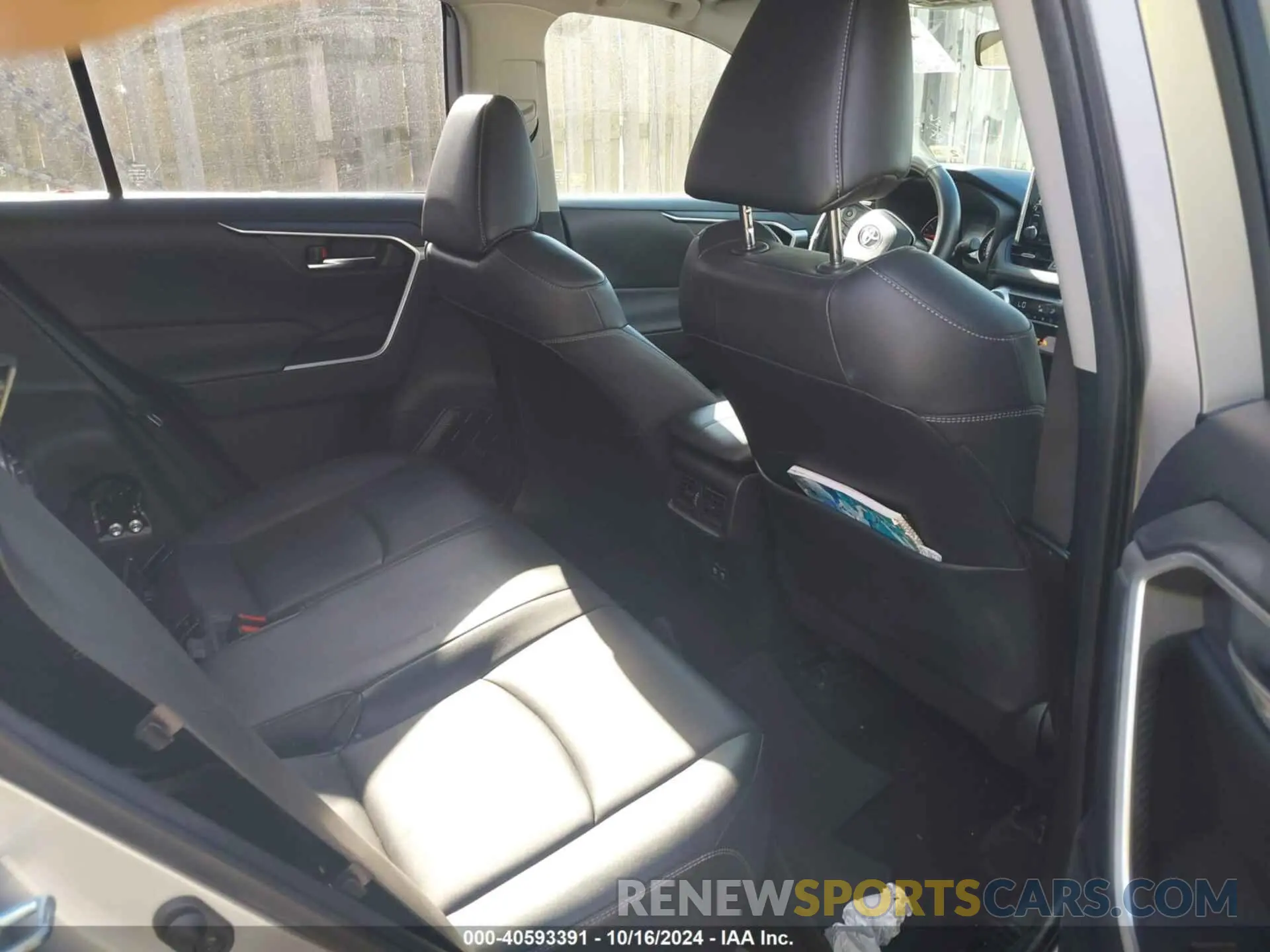 8 Фотография поврежденного автомобиля JTMA1RFV3KD510282 TOYOTA RAV4 2019