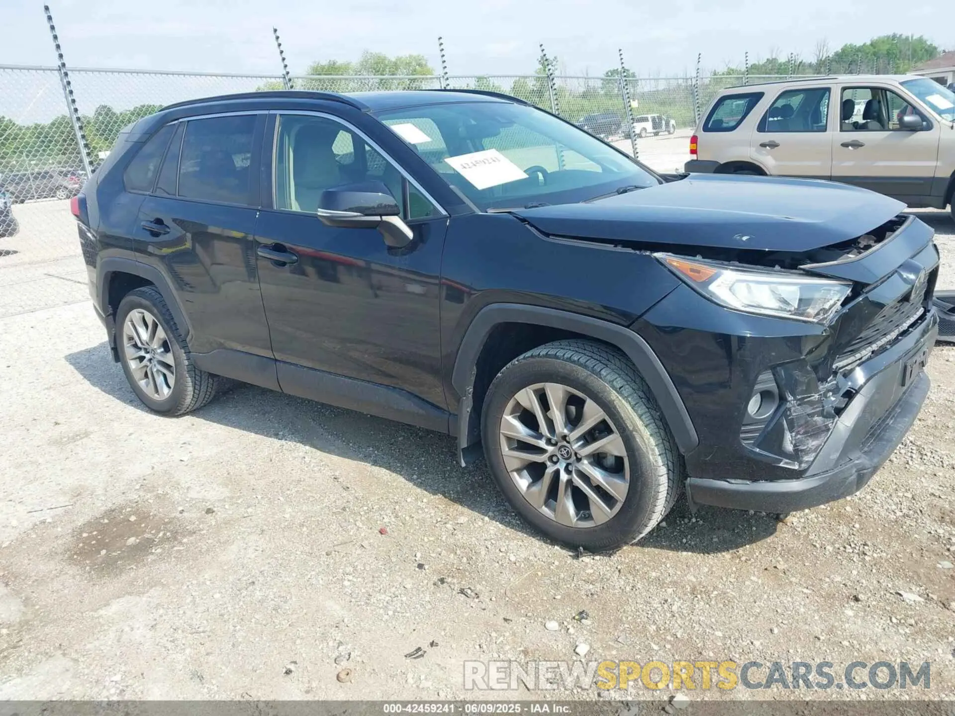 1 Photograph of a damaged car JTMA1RFV4KD015251 TOYOTA RAV4 2019