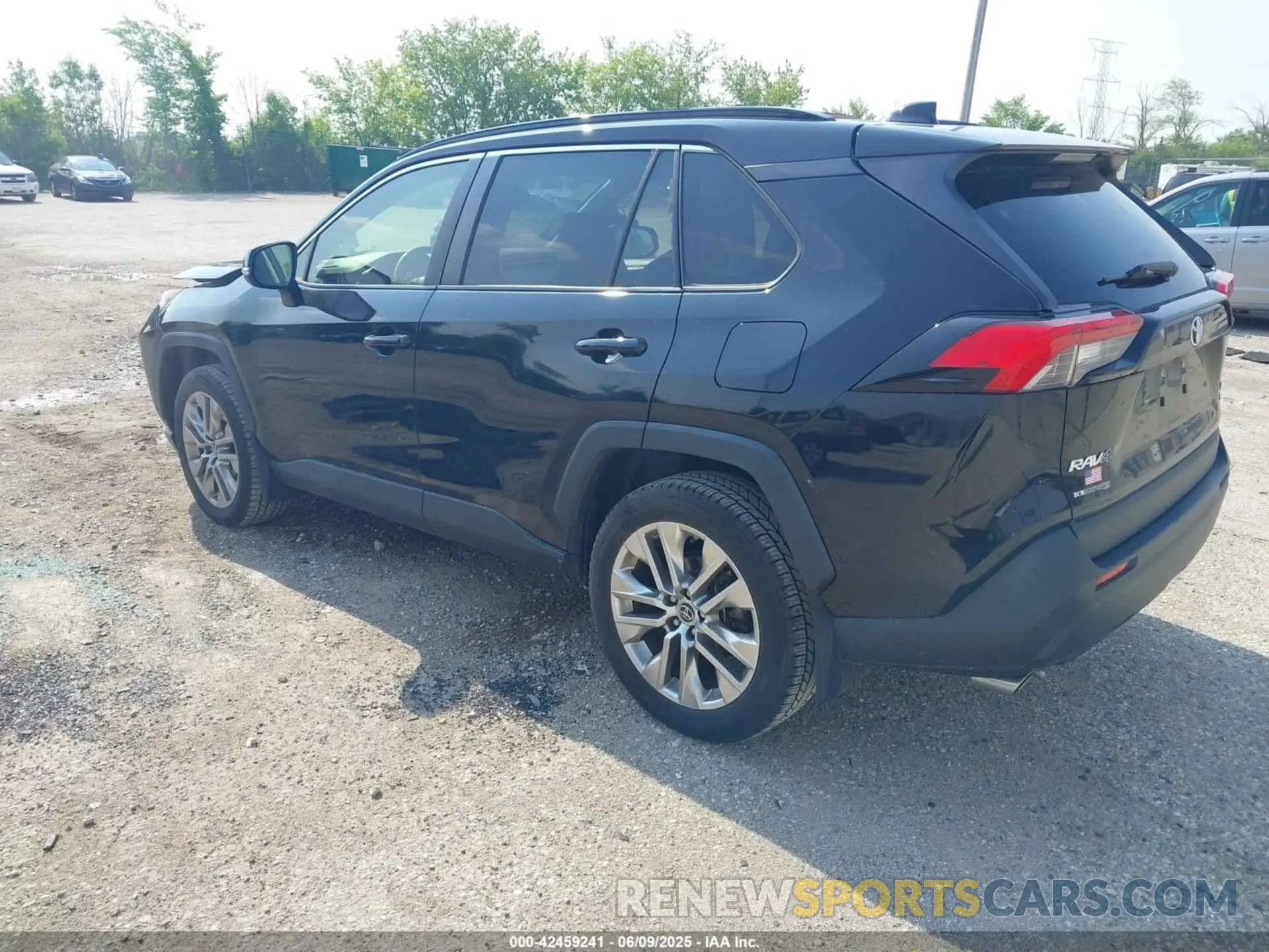 3 Photograph of a damaged car JTMA1RFV4KD015251 TOYOTA RAV4 2019