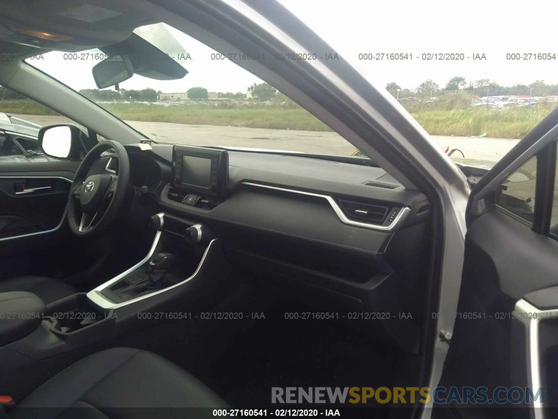 5 Photograph of a damaged car JTMA1RFV4KD022409 TOYOTA RAV4 2019
