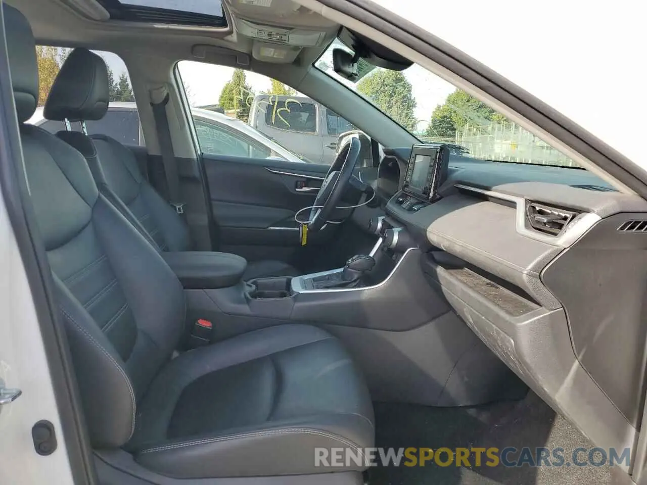 5 Фотография поврежденного автомобиля JTMA1RFV4KD034284 TOYOTA RAV4 2019