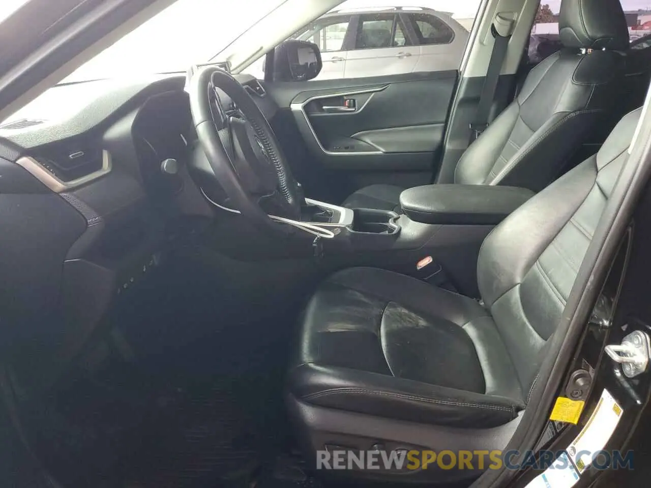 7 Фотография поврежденного автомобиля JTMA1RFV5KD026145 TOYOTA RAV4 2019