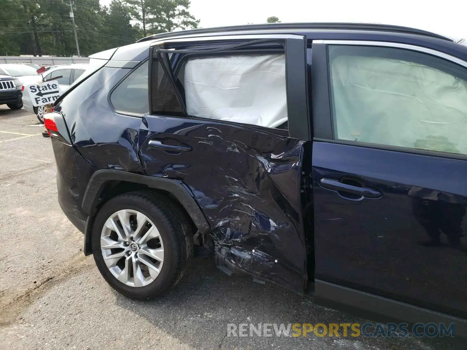 9 Photograph of a damaged car JTMA1RFV6KD034500 TOYOTA RAV4 2019