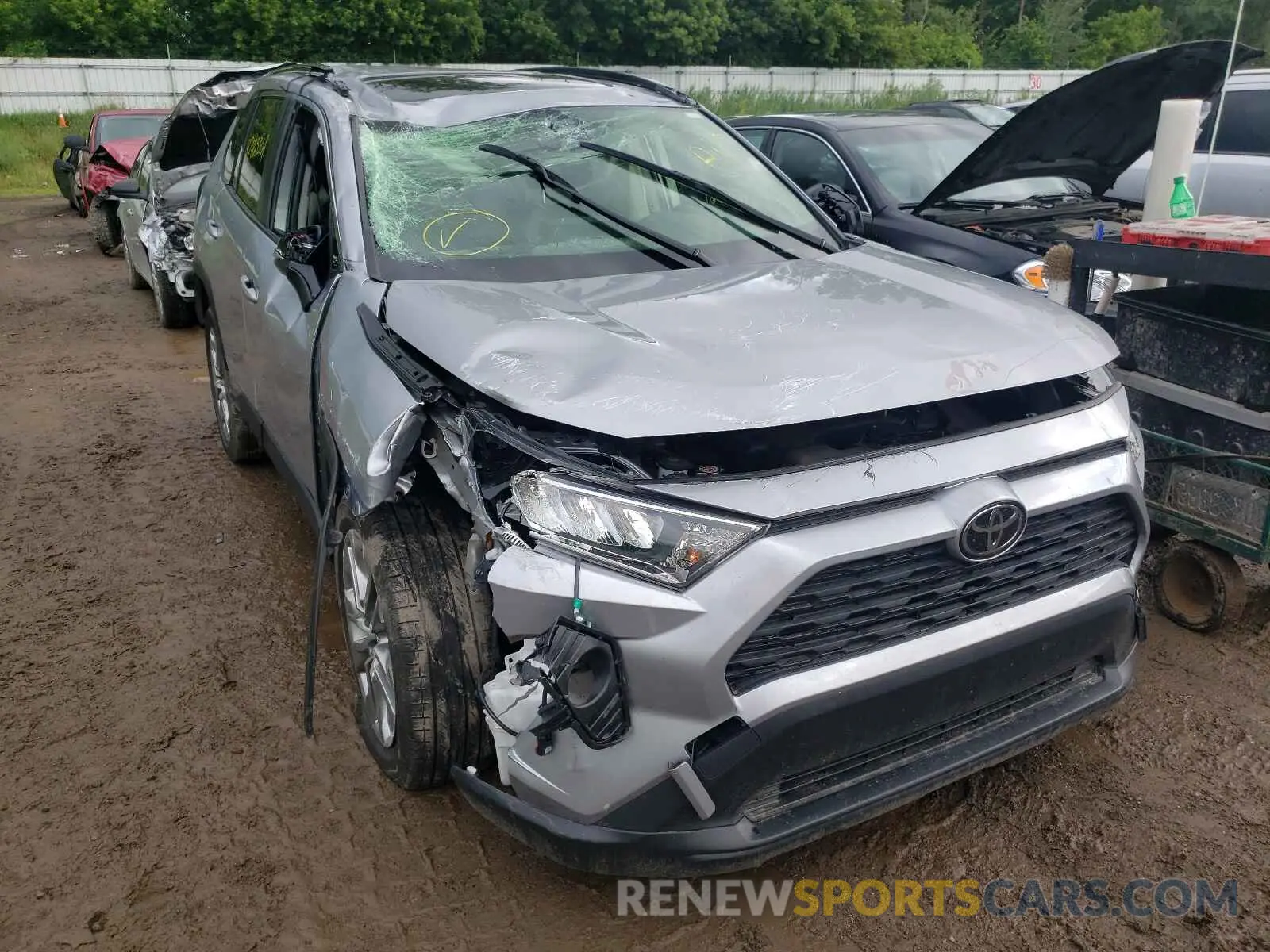 1 Photograph of a damaged car JTMA1RFV6KD516335 TOYOTA RAV4 2019