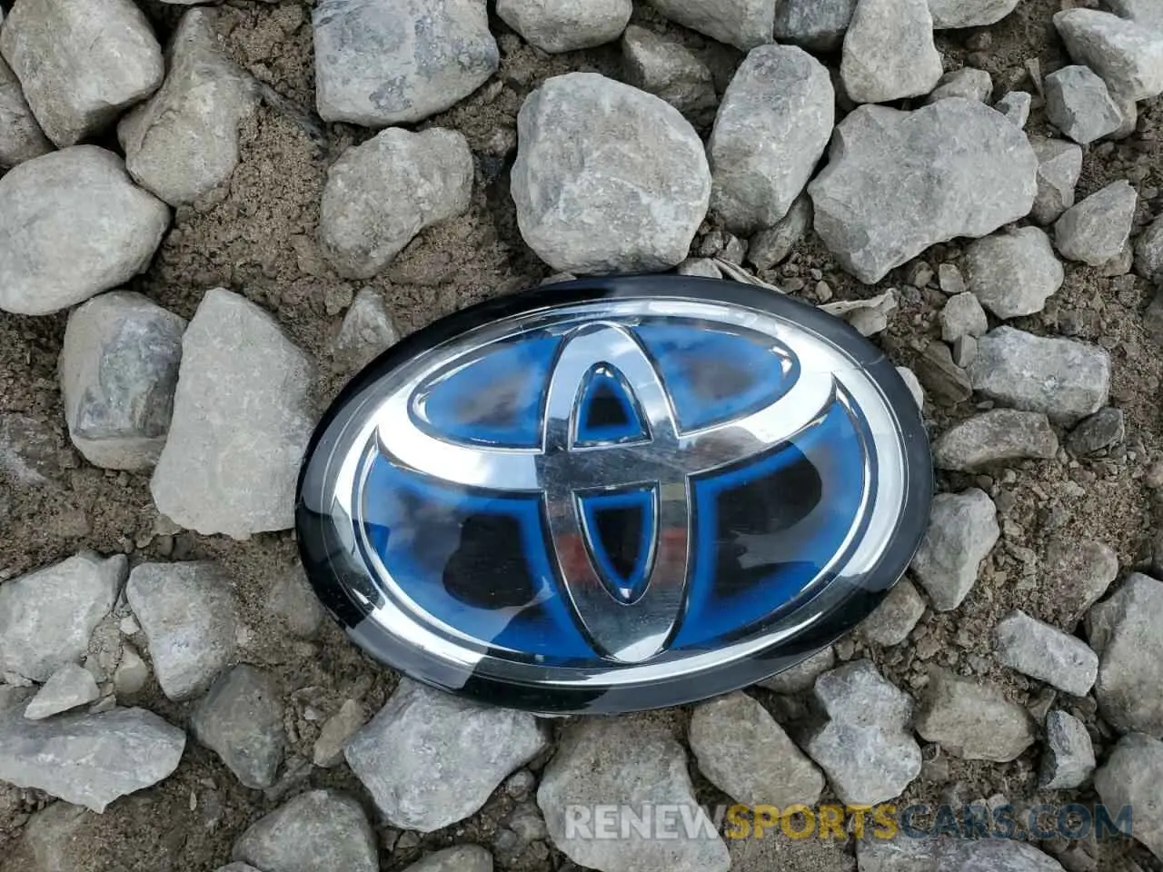 13 Photograph of a damaged car JTMA1RFV8KD023630 TOYOTA RAV4 2019