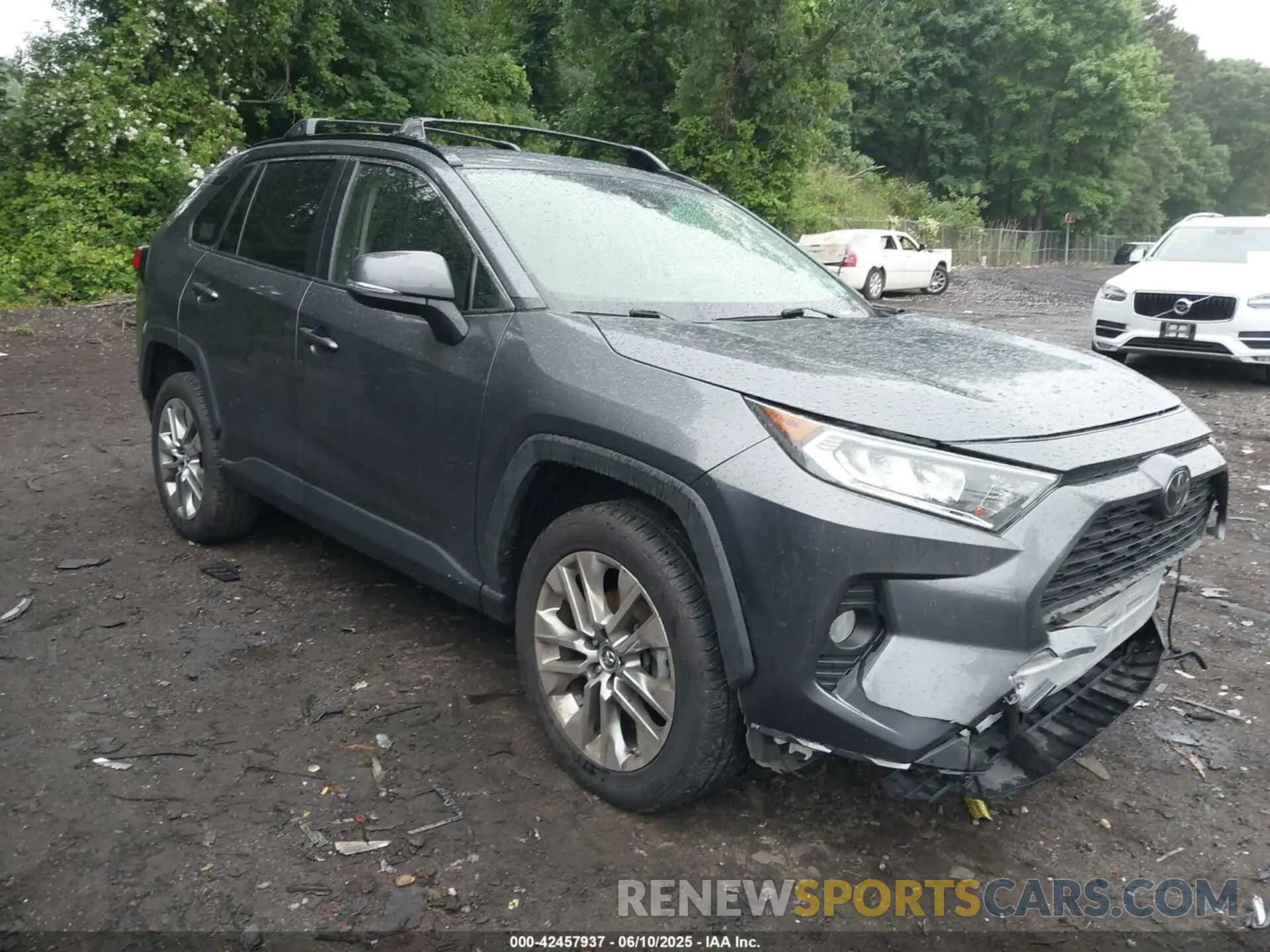 1 Photograph of a damaged car JTMA1RFVXKD515799 TOYOTA RAV4 2019
