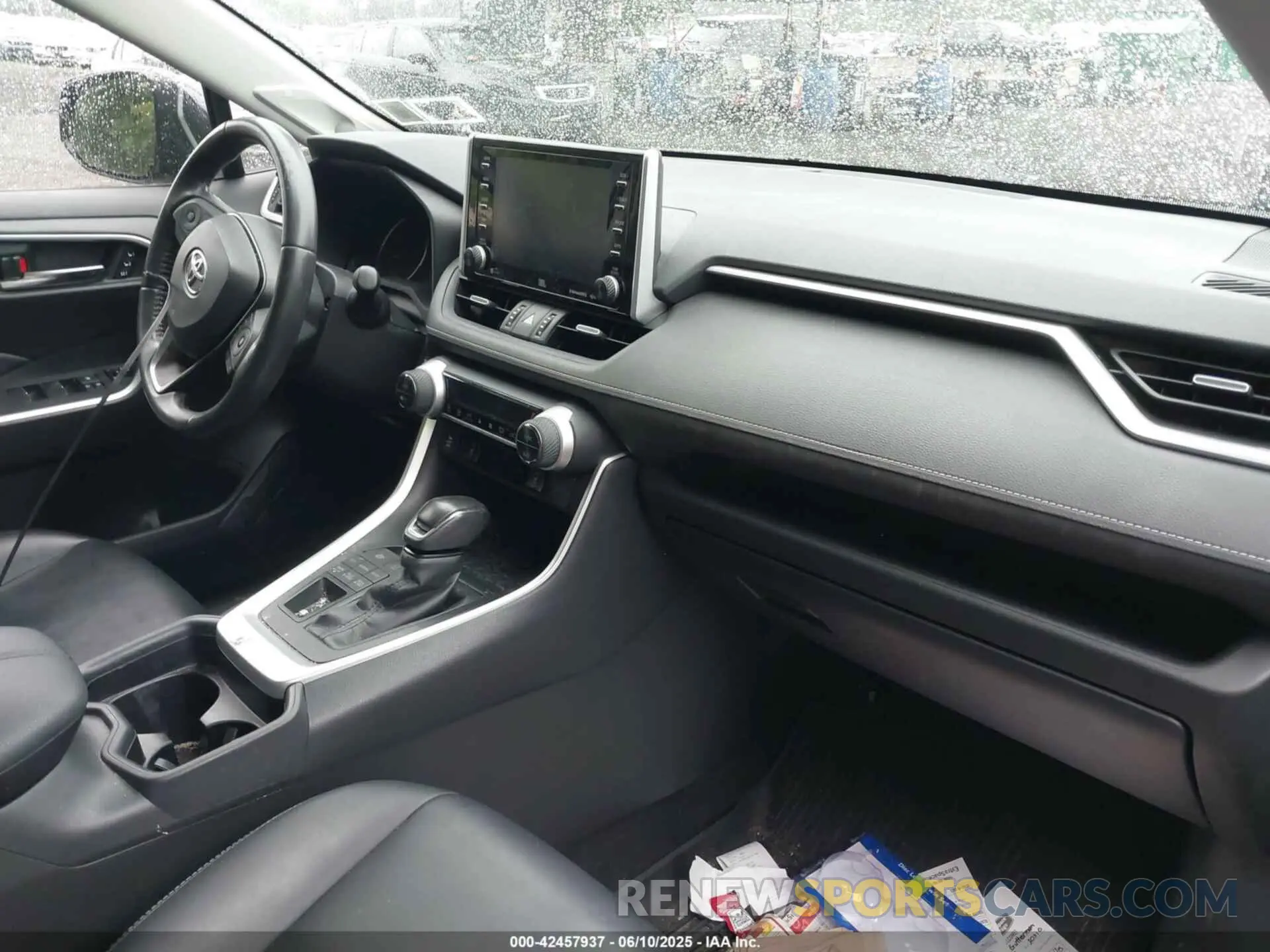 5 Photograph of a damaged car JTMA1RFVXKD515799 TOYOTA RAV4 2019